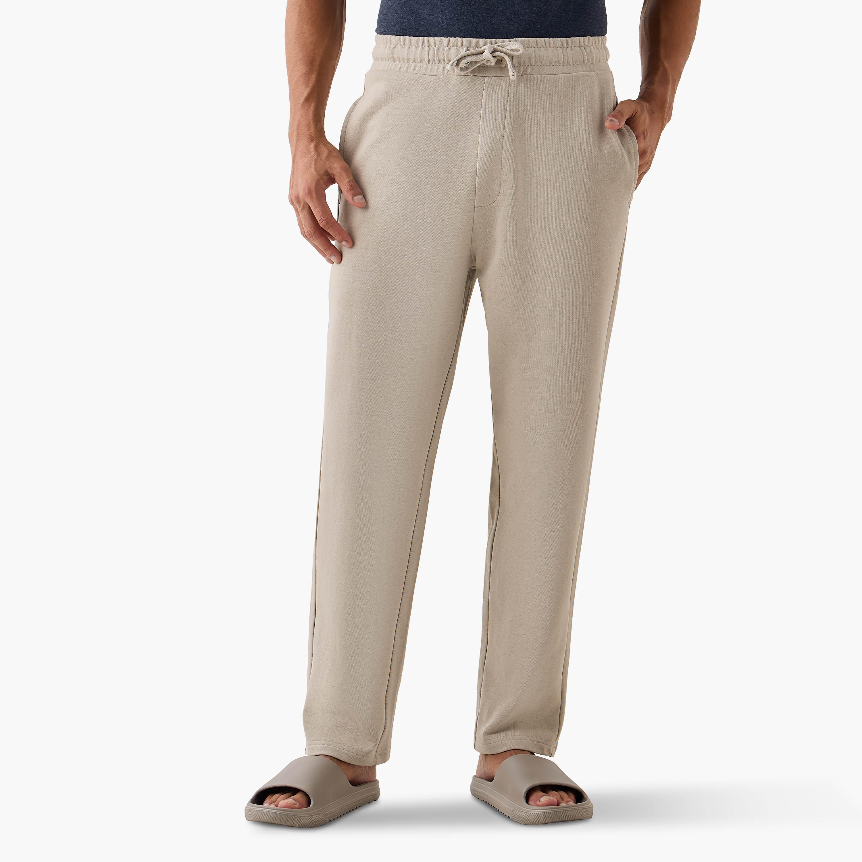 بنطال رياضي بارز الملمس بخصر برباط وجيوب-men-clothing-nightwear-pyjamaandshorts-image-1