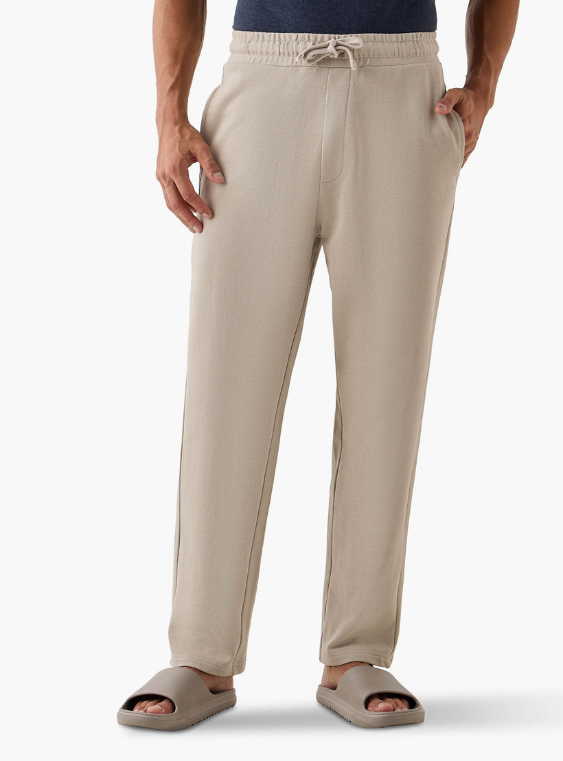 بنطال رياضي بارز الملمس بخصر برباط وجيوب-men-clothing-nightwear-pyjamaandshorts-image-1