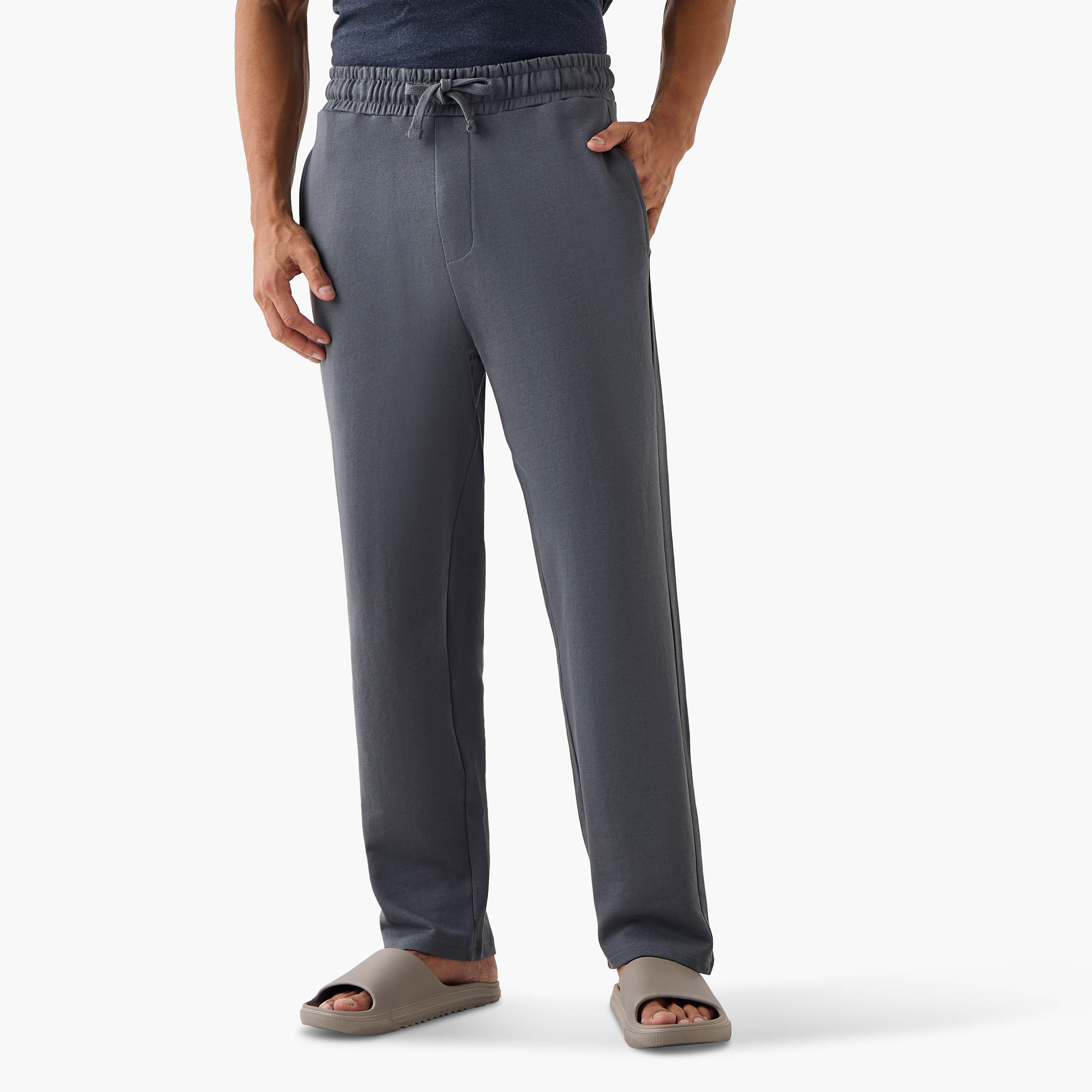 بنطال رياضي بارز الملمس بخصر برباط وجيوب-men-clothing-nightwear-pyjamaandshorts-image-1