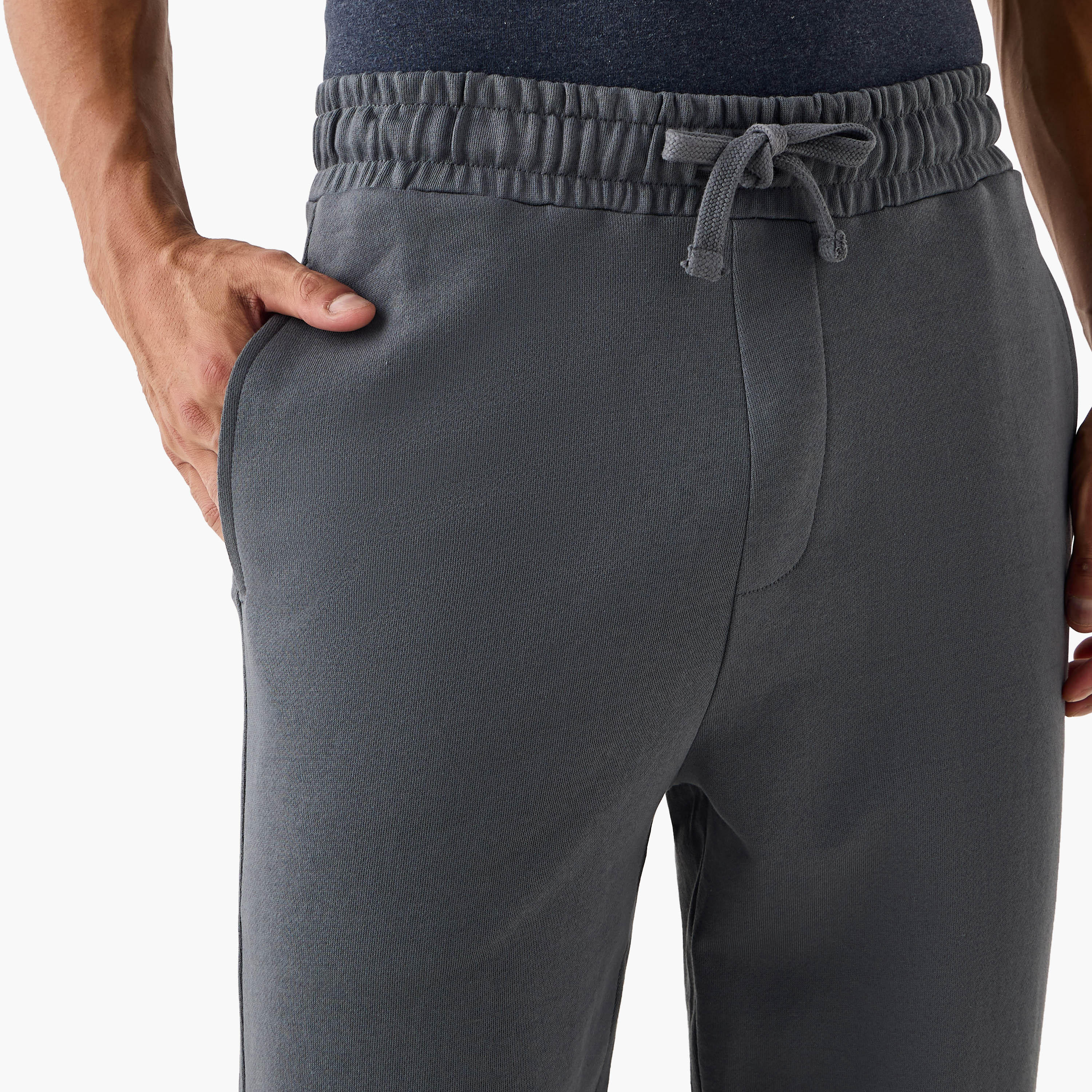 بنطال رياضي بارز الملمس بخصر برباط وجيوب-men-clothing-nightwear-pyjamaandshorts-image-4