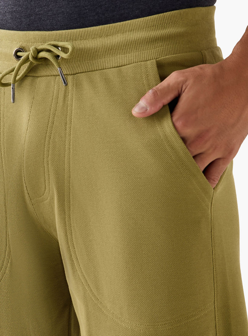 شورت استرخاء برباط إغلاق وجيوب-men-clothing-bottoms-shorts-image-4