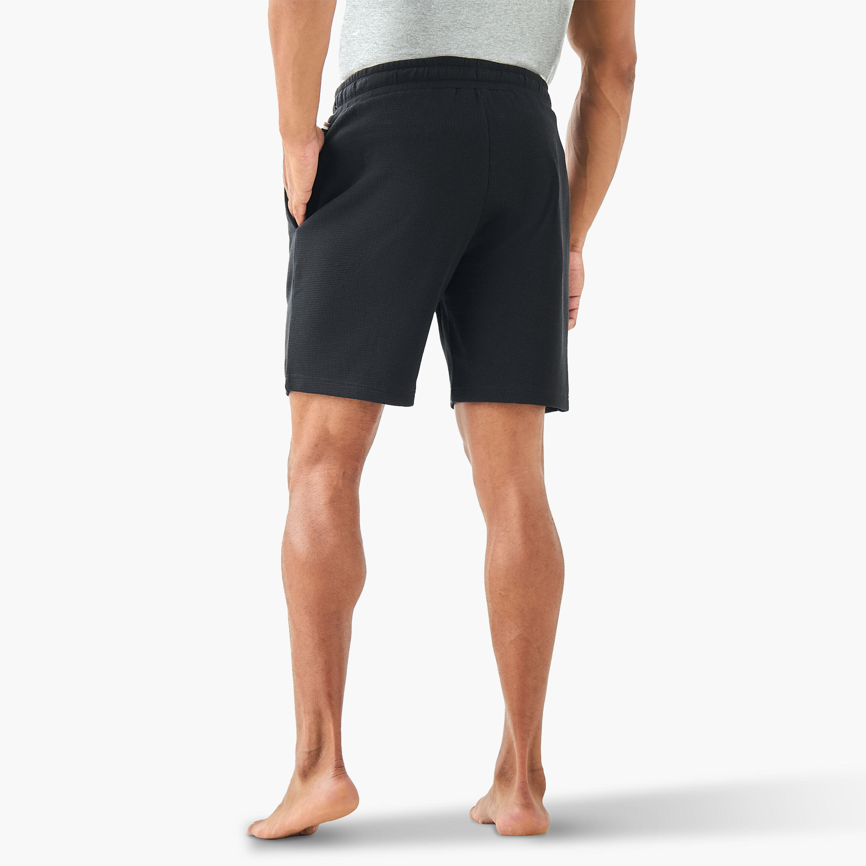 شورت لاونج بارز الملمس بجيوب-men-clothing-bottoms-shorts-image-3