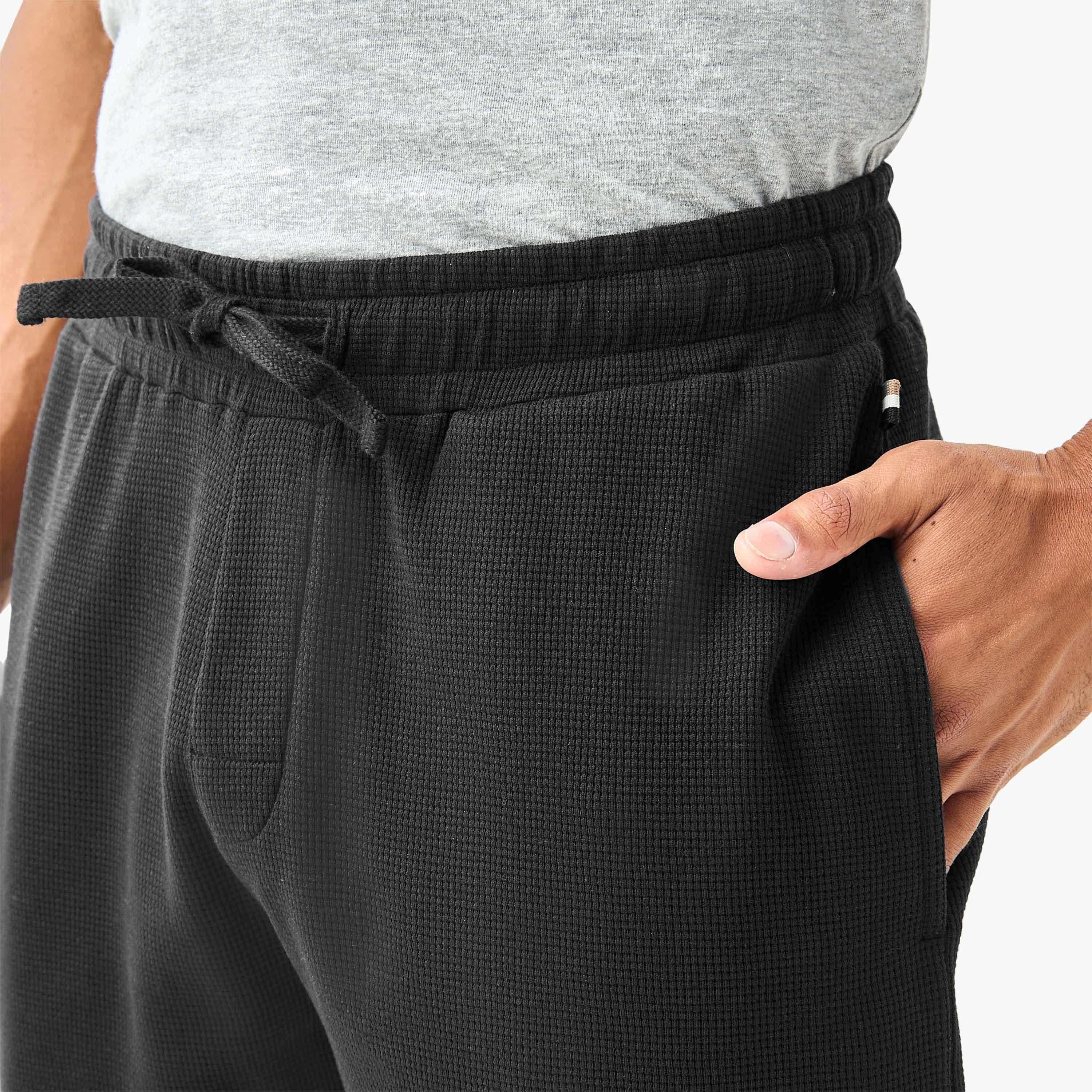 شورت لاونج بارز الملمس بجيوب-men-clothing-bottoms-shorts-image-2
