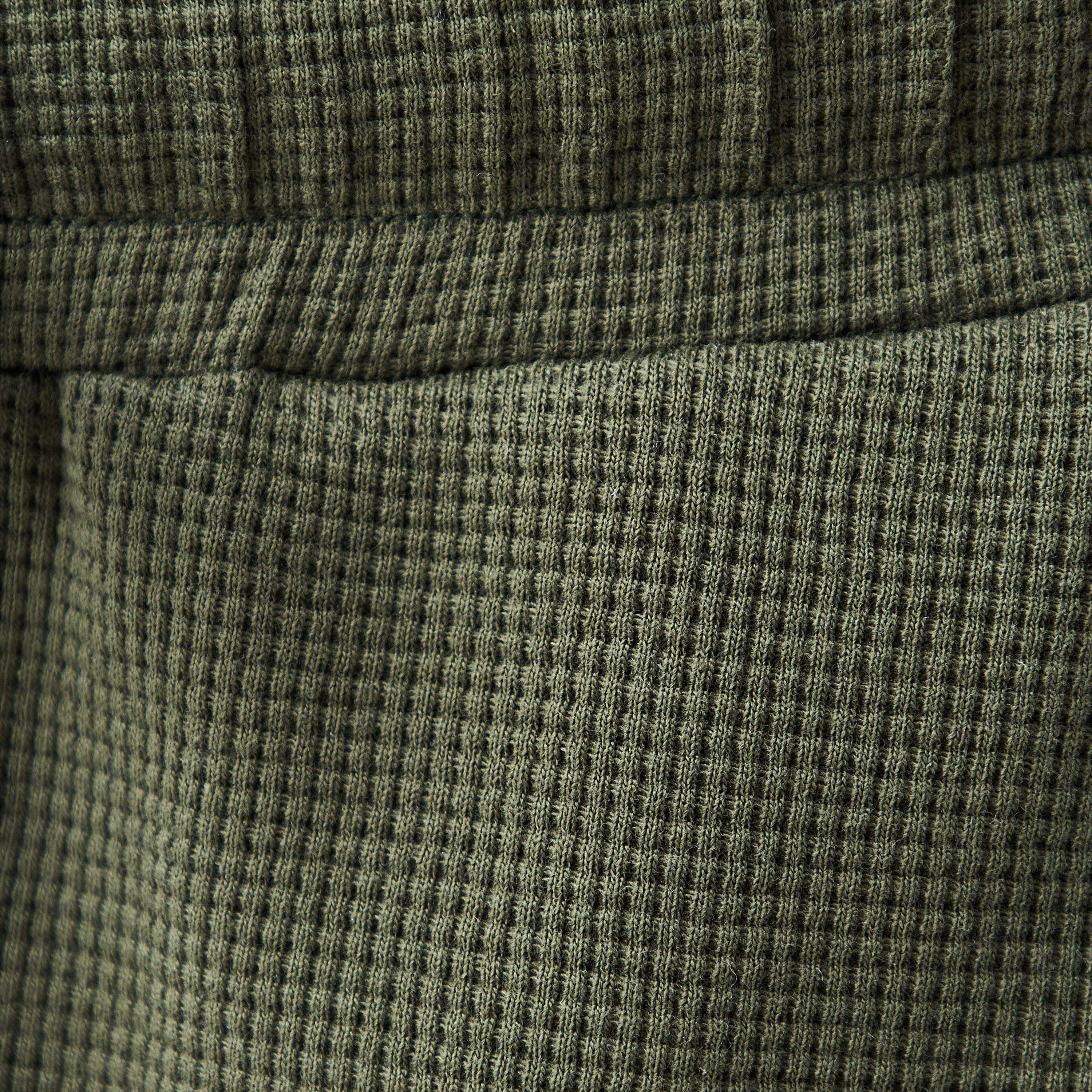 شورت لاونج بارز الملمس بجيوب-men-clothing-bottoms-shorts-image-1