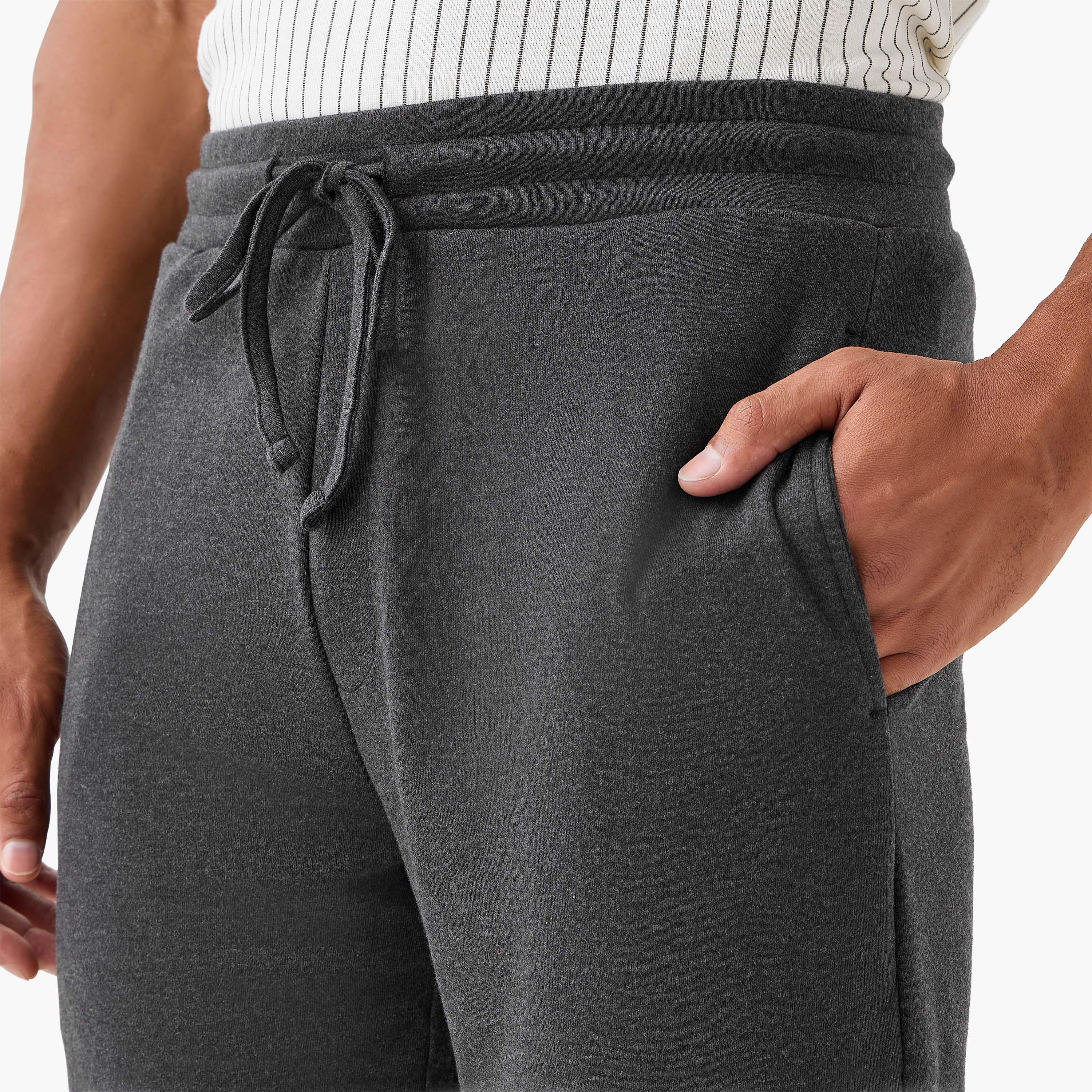 طقم بنطلون بيجاما وتيشيرت قطن مقلم للرجال-men-clothing-nightwear-sets-image-6