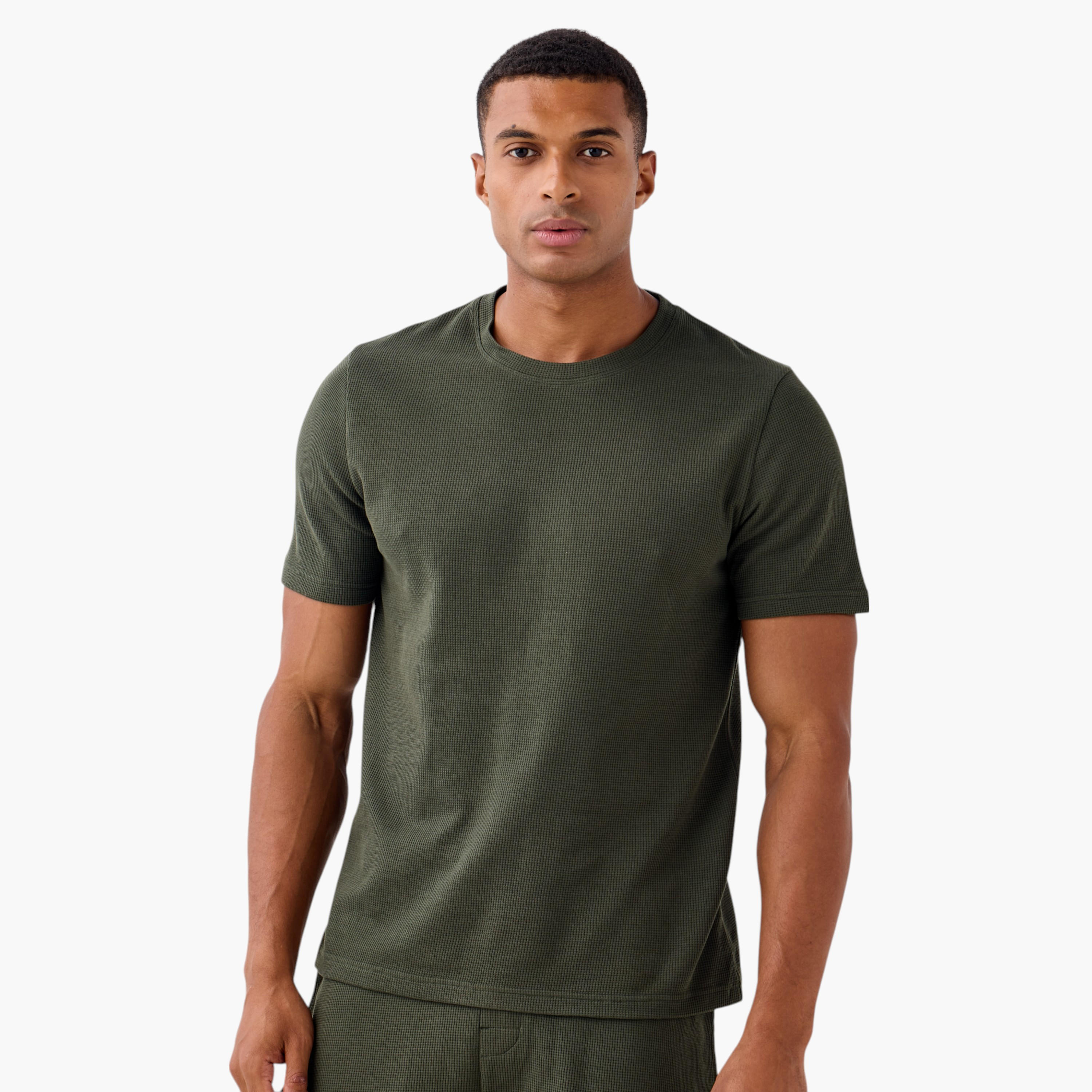 طقم شورت بارز الملمس-men-clothing-nightwear-sets-image-5