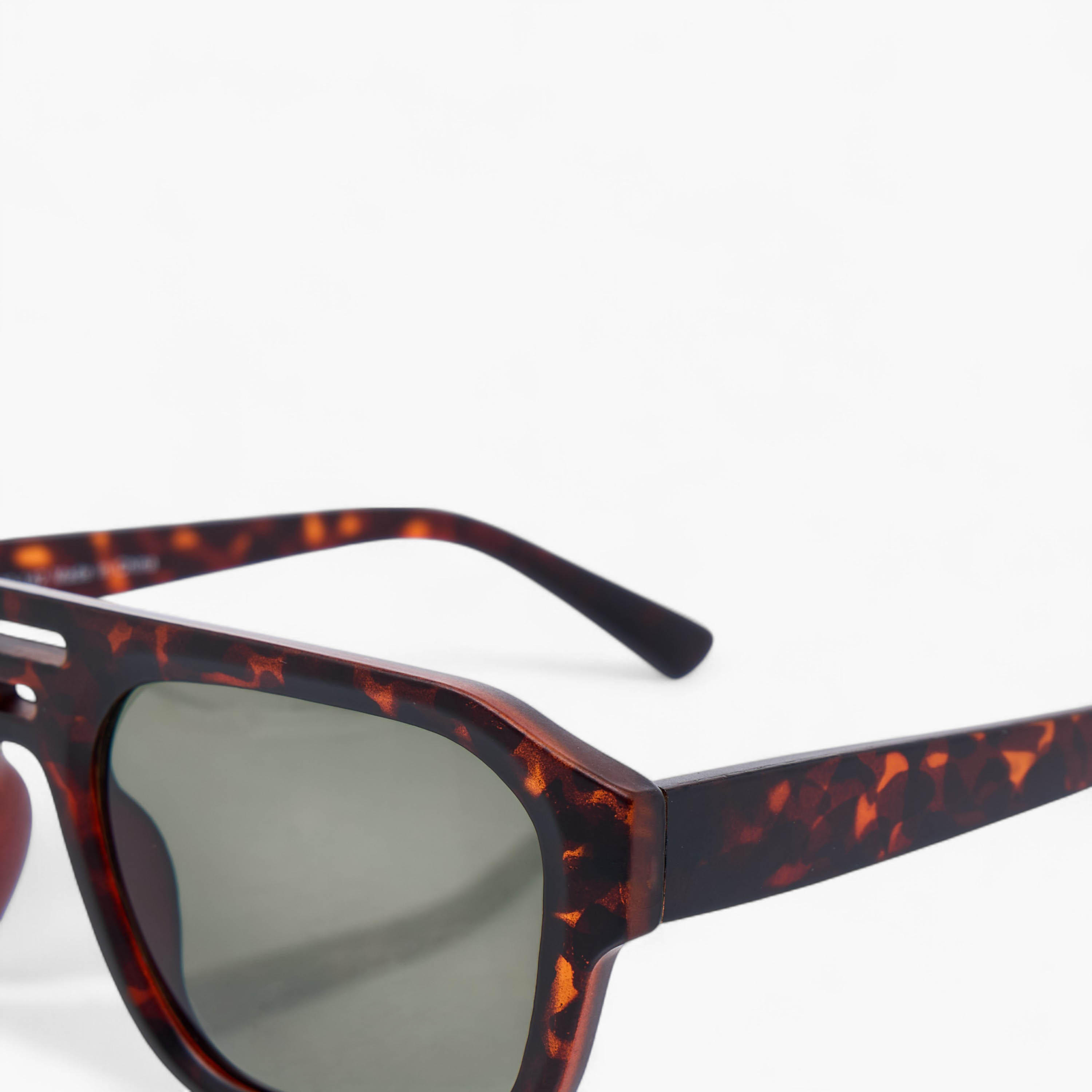 نظارة شمسية بعدسات ملونة وإطار كامل-men-sunglasses-image-4