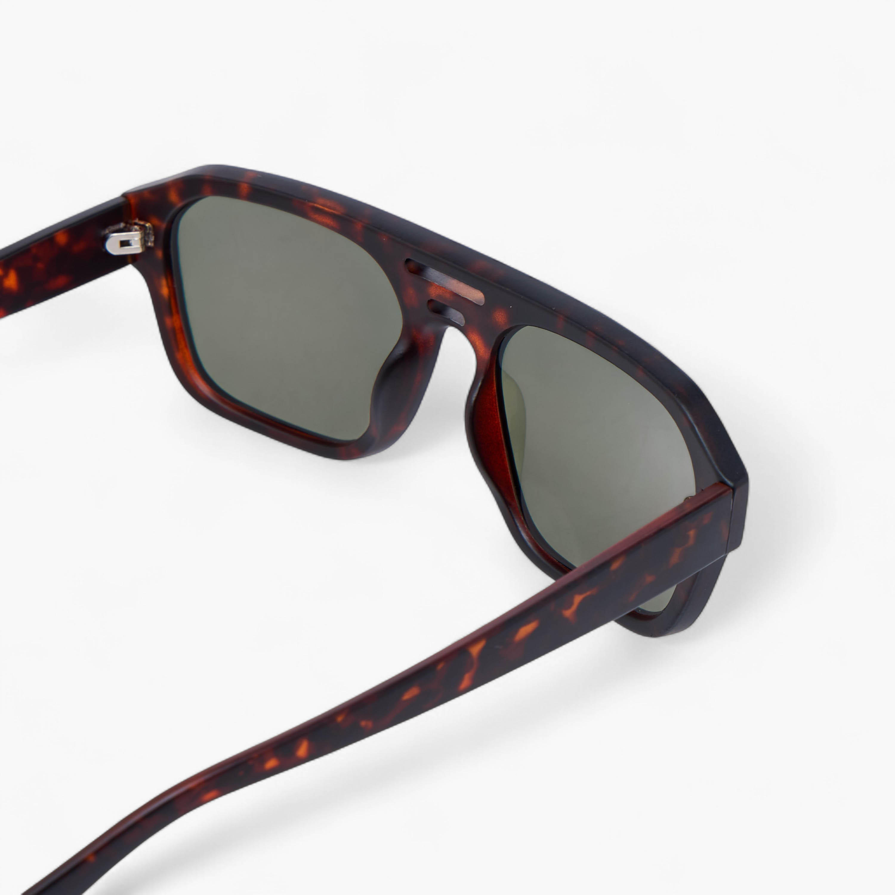 نظارة شمسية بعدسات ملونة وإطار كامل-men-sunglasses-image-6