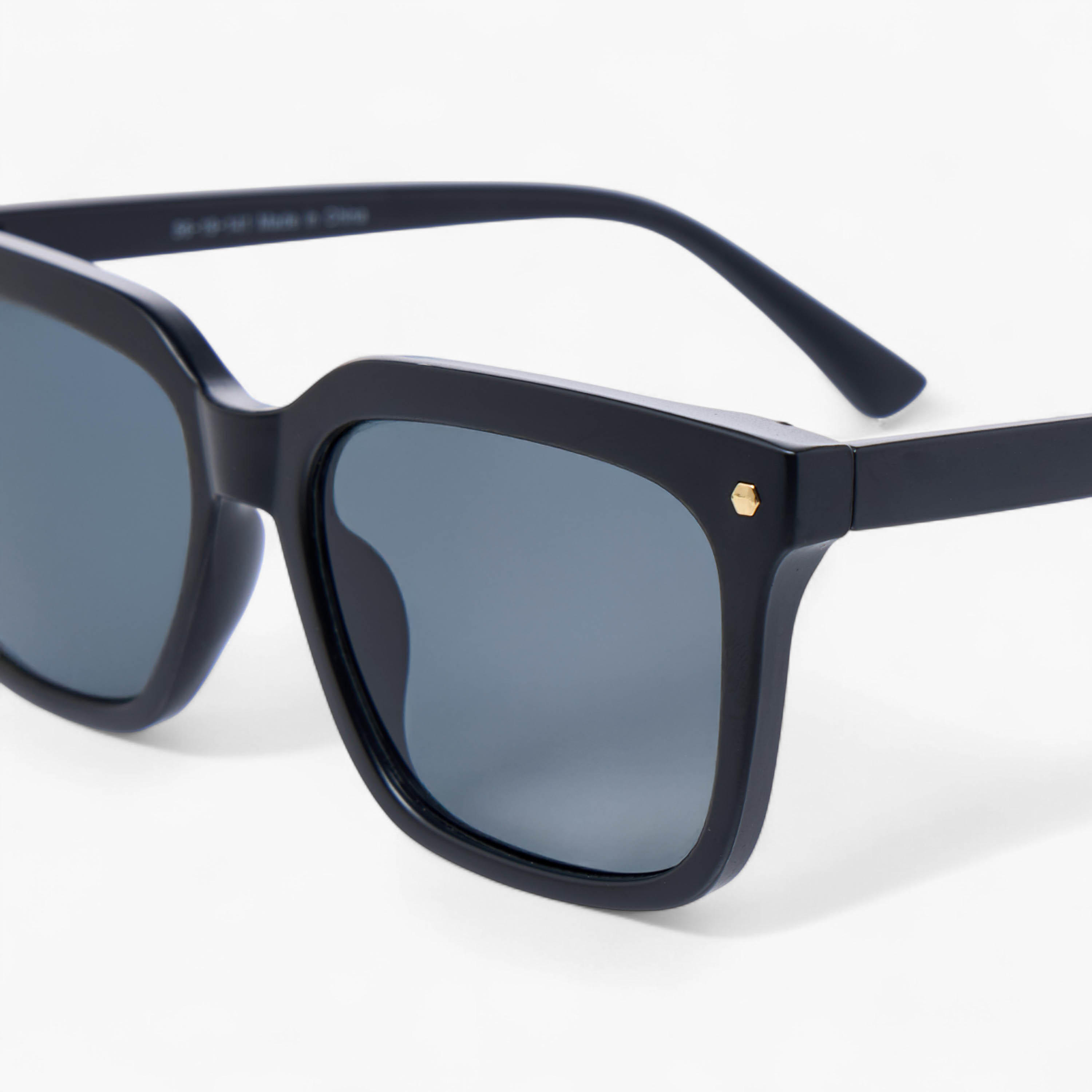 نظارة شمسية بإطار كامل وعدسات ملونة-men-sunglasses-image-5