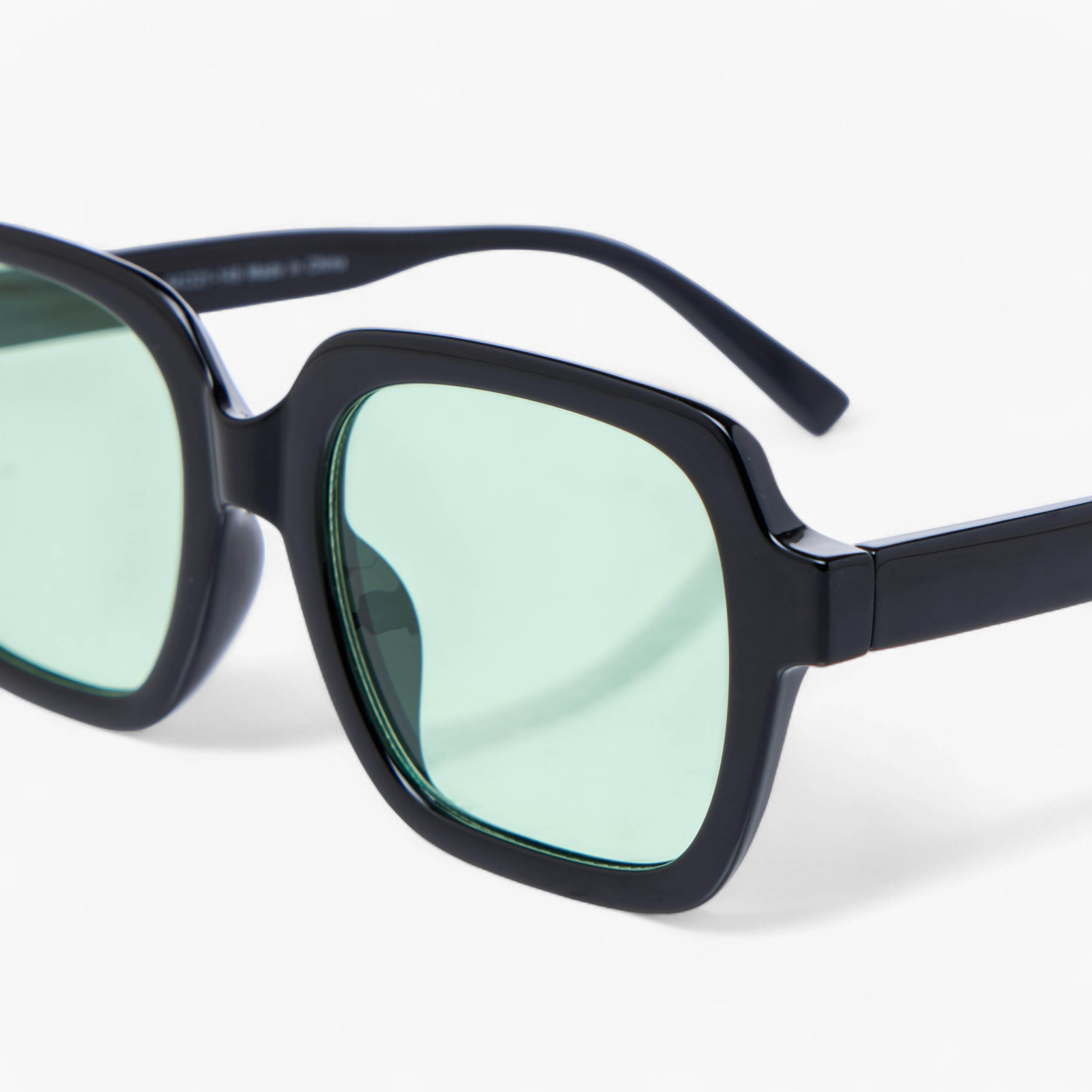 نظارة شمسية بإطار كامل وعدسات ملونة-men-sunglasses-image-3