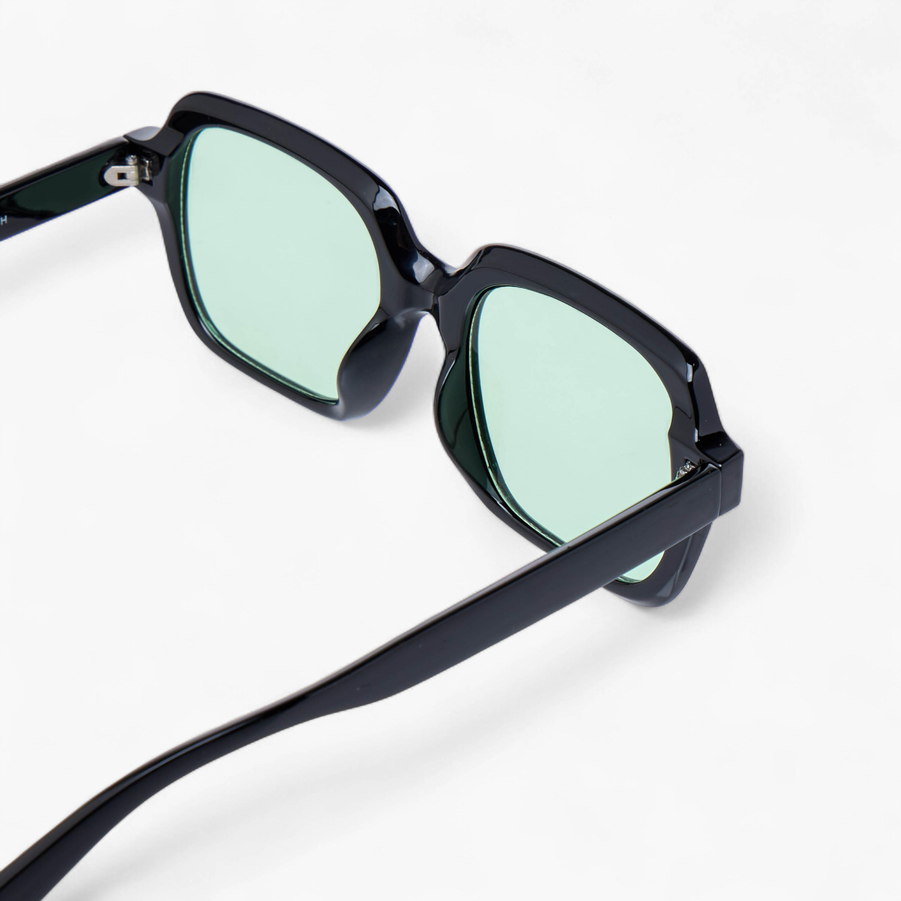 نظارة شمسية بإطار كامل وعدسات ملونة-men-sunglasses-image-1