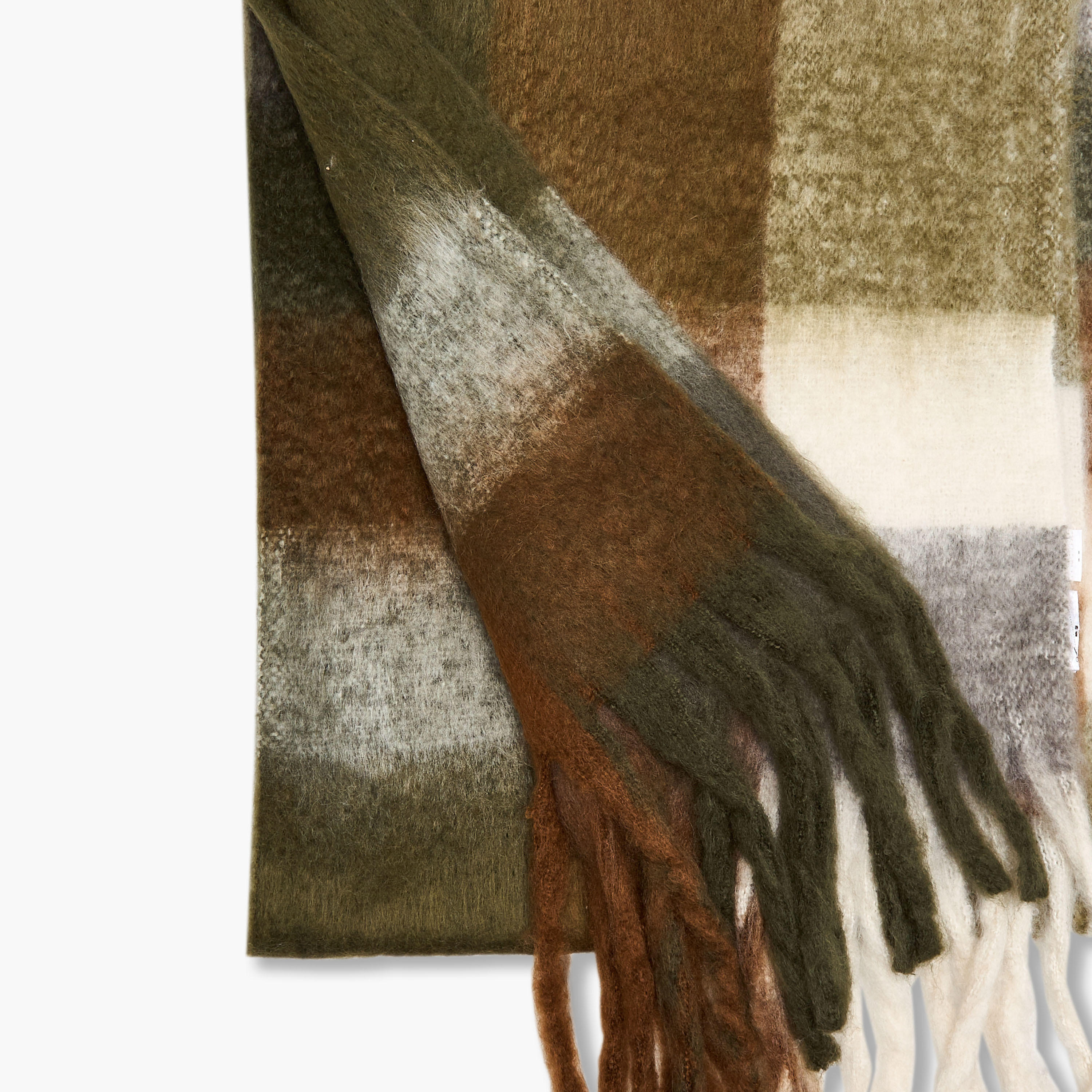 وشاح كاروهات بشراشيب-men-scarvesandgloves-image-2