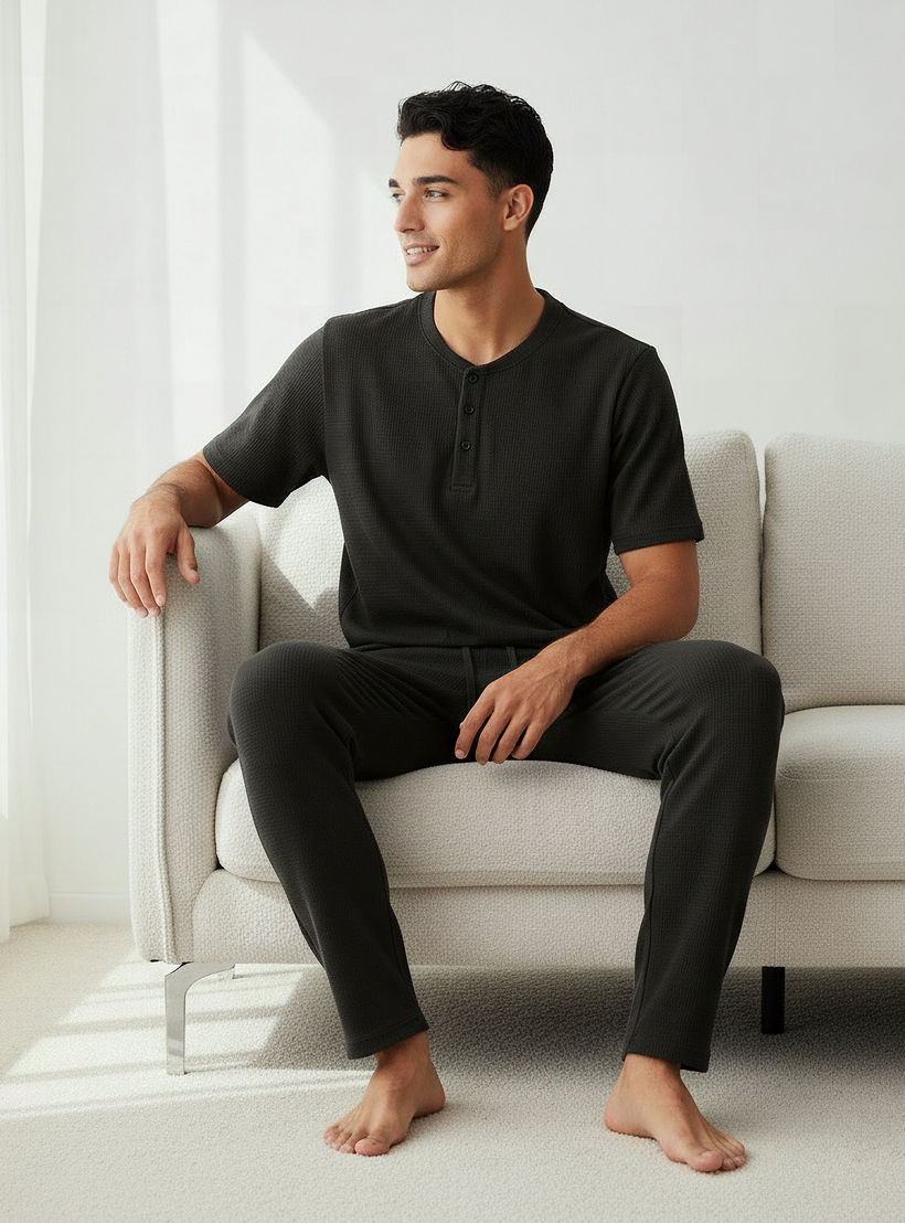 طقم نوم قطن وافل بارز الملمس وياقة هنلي للرجال-men-clothing-nightwear-sets-image-2