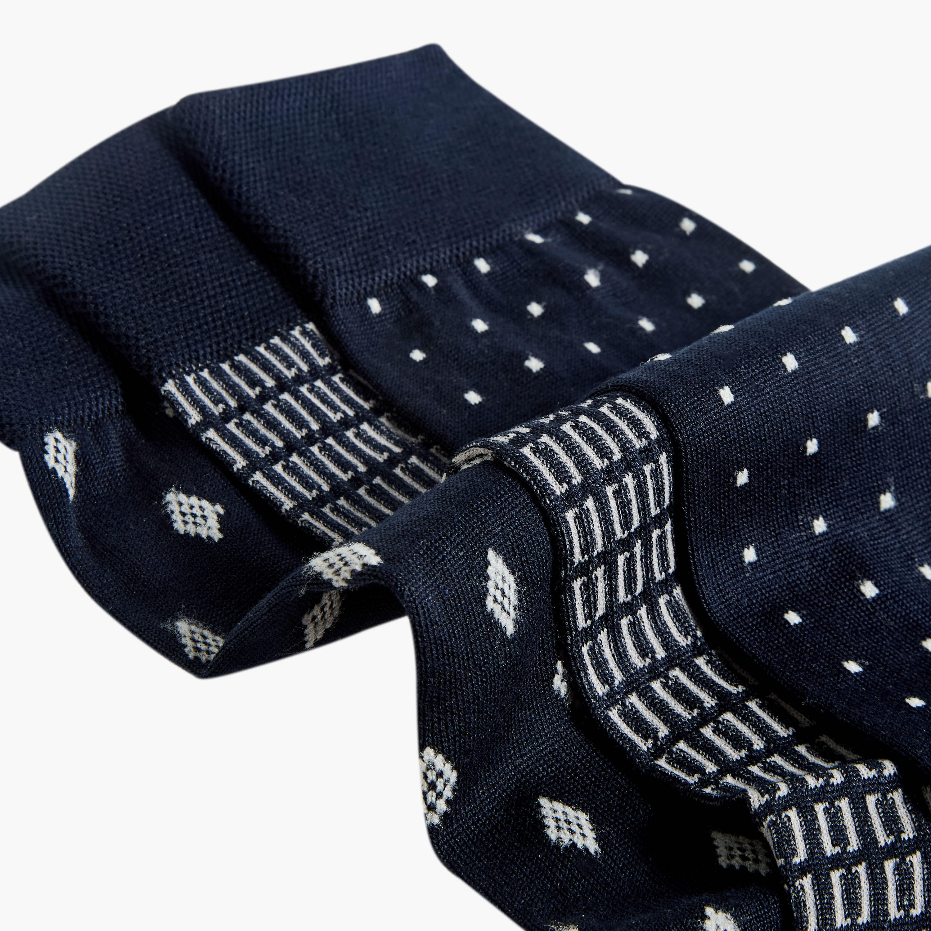 طقم جوارب غير وبرية بطول متوسط وطبعات للرجال عدد 3-men-socks-image-2