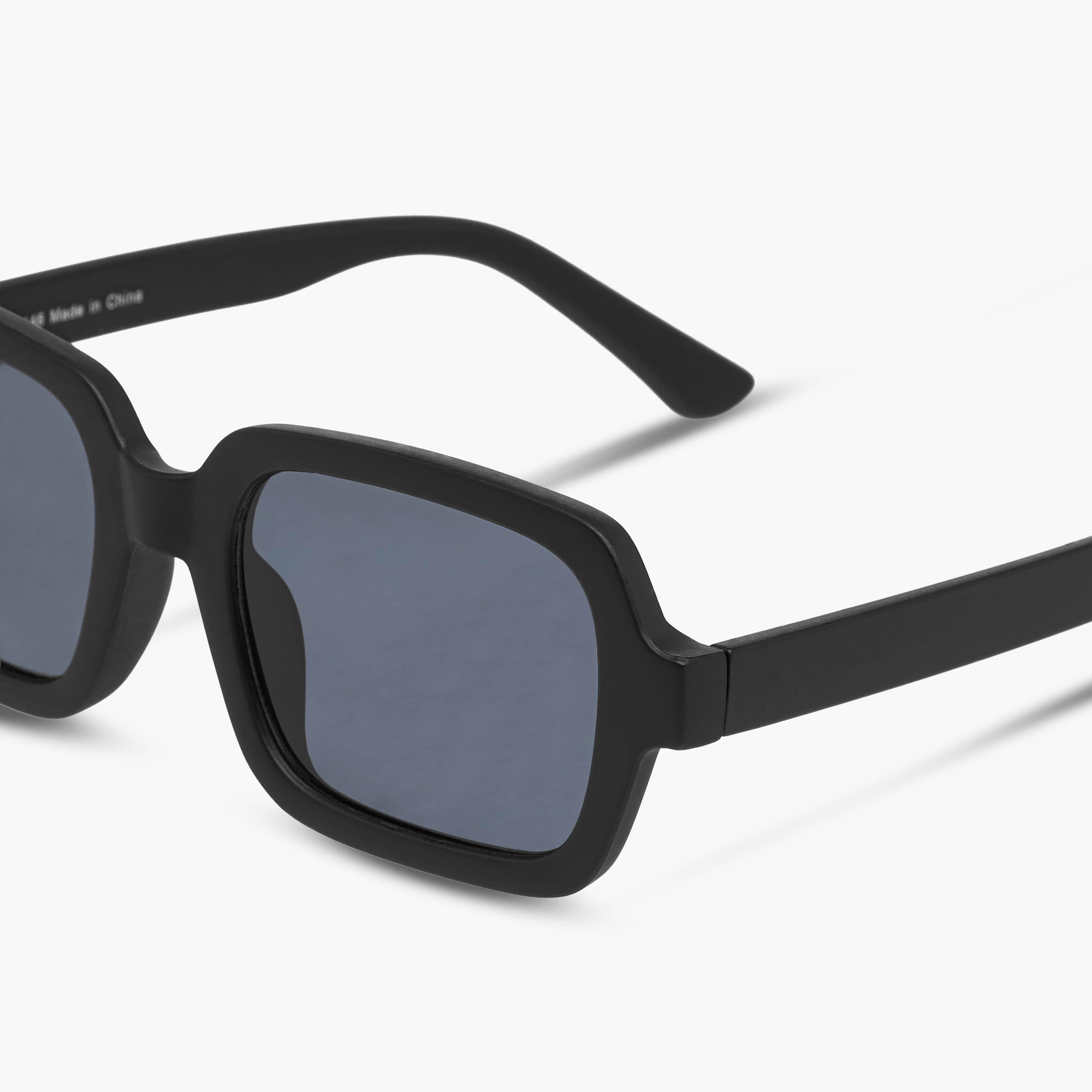 نظارة شمسية بعدسات سوداء للرجال-men-sunglasses-image-1