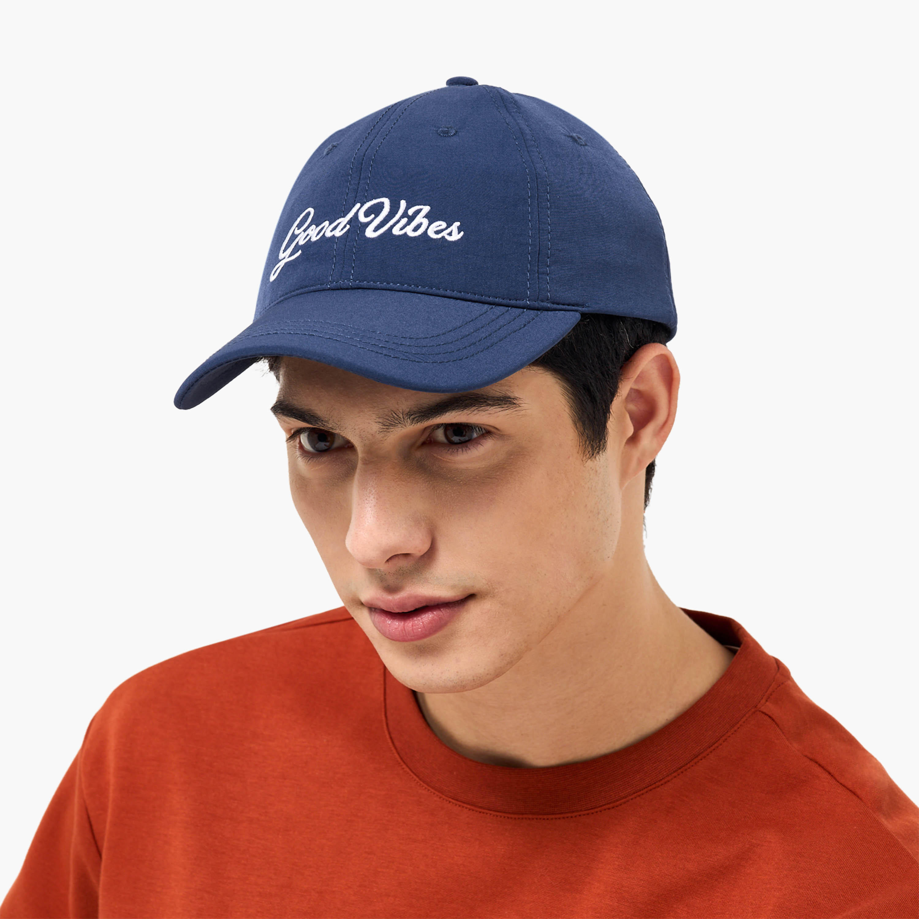 كاب بتصميم تطريز للرجال-men-caps-image-2