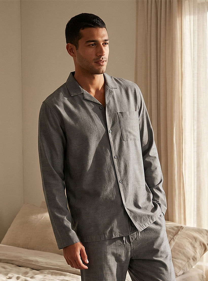 طقم بيجاما بارز الملمس بياقة كامب-men-clothing-nightwear-sets-image-3