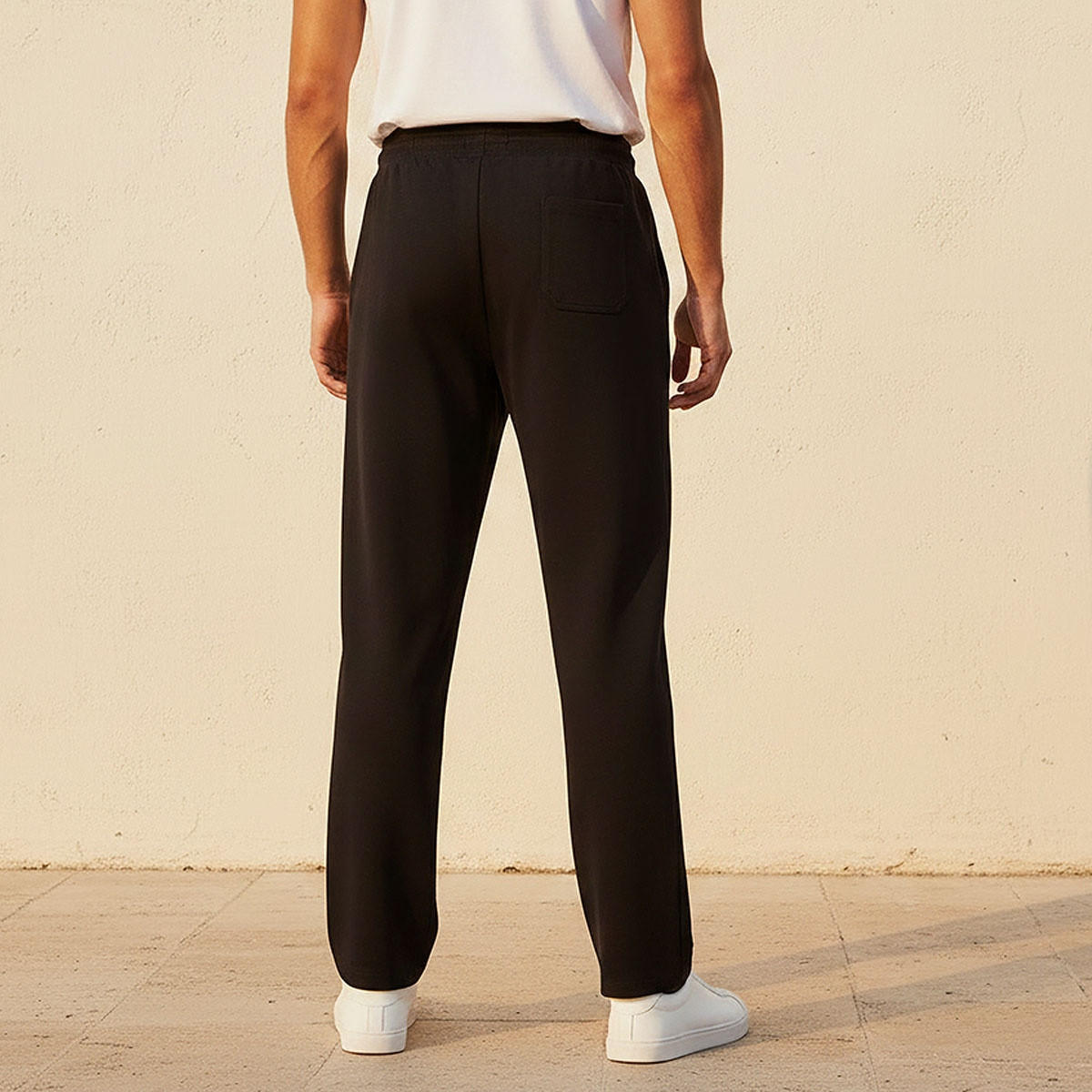 بنطلون جوغر رجالي مريح بجيوب جانبية وقصة عادية-men-clothing-bottoms-joggers-image-4