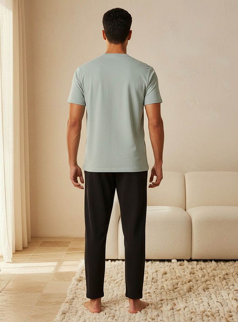 طقم بيجاما رجالي بياقة هنلي-men-clothing-nightwear-sets-image-4