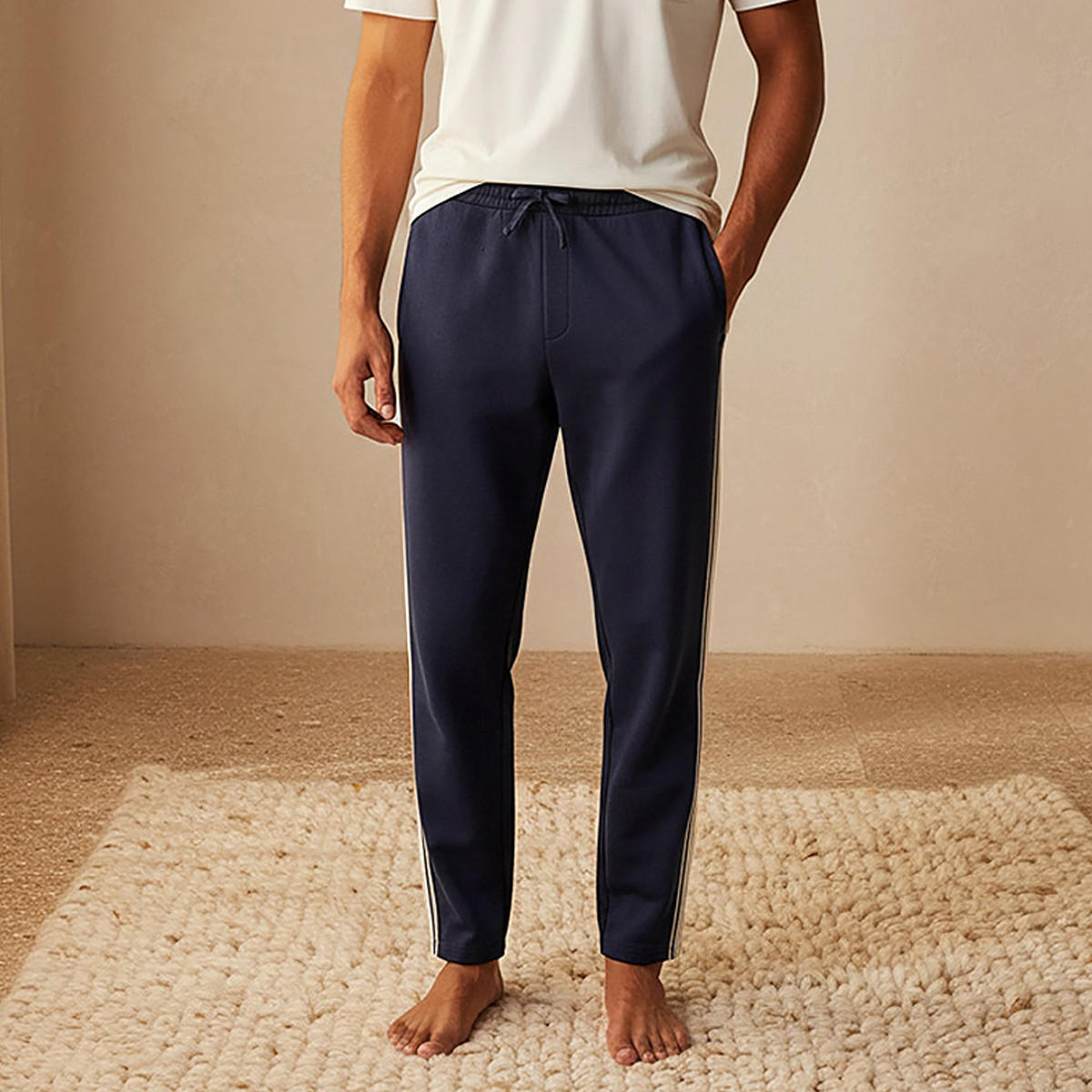 بنطلون بيجاما بتفاصيل شريط وجيب-men-clothing-nightwear-pyjamaandshorts-image-1