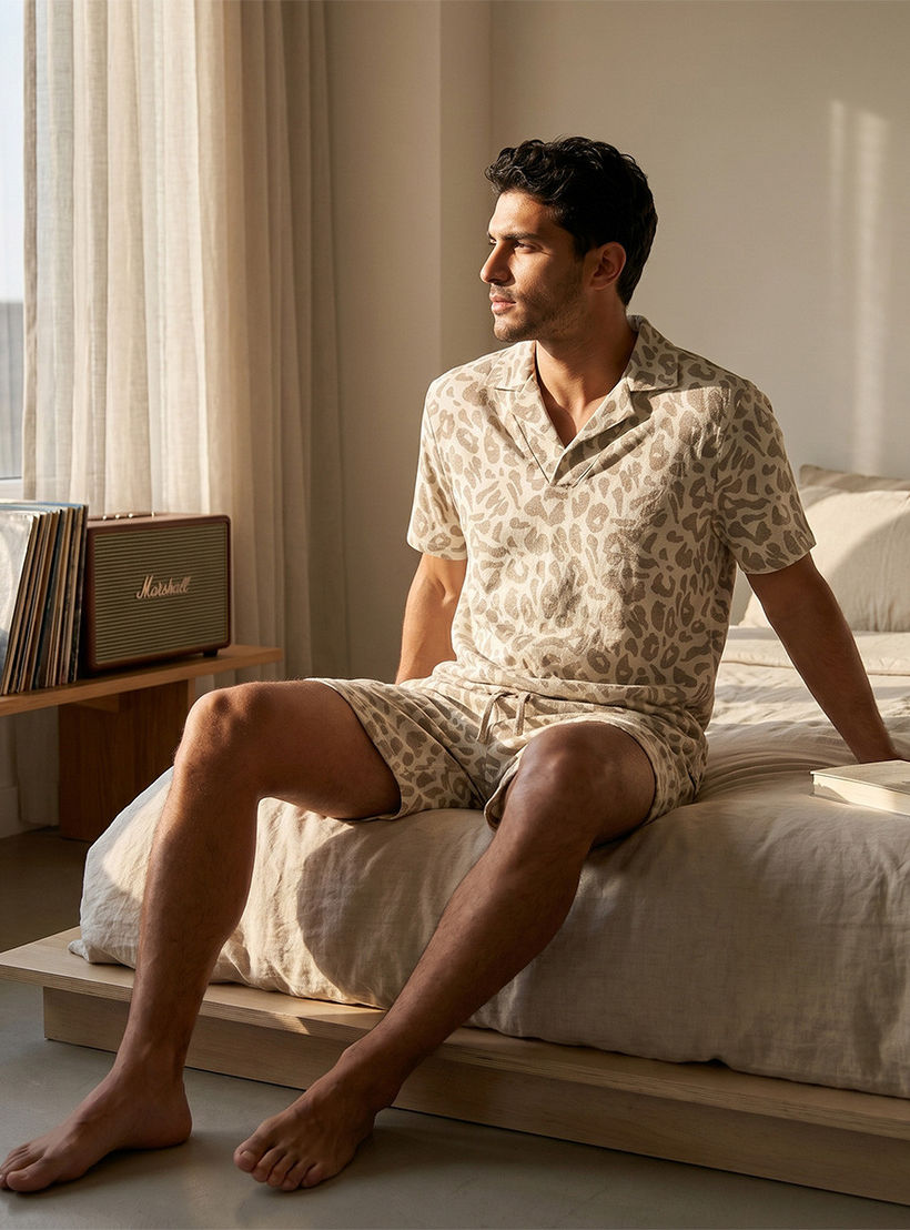 طقم بيجاما جاكار بياقة كامب وطبعات حيوانات-men-clothing-nightwear-sets-image-6