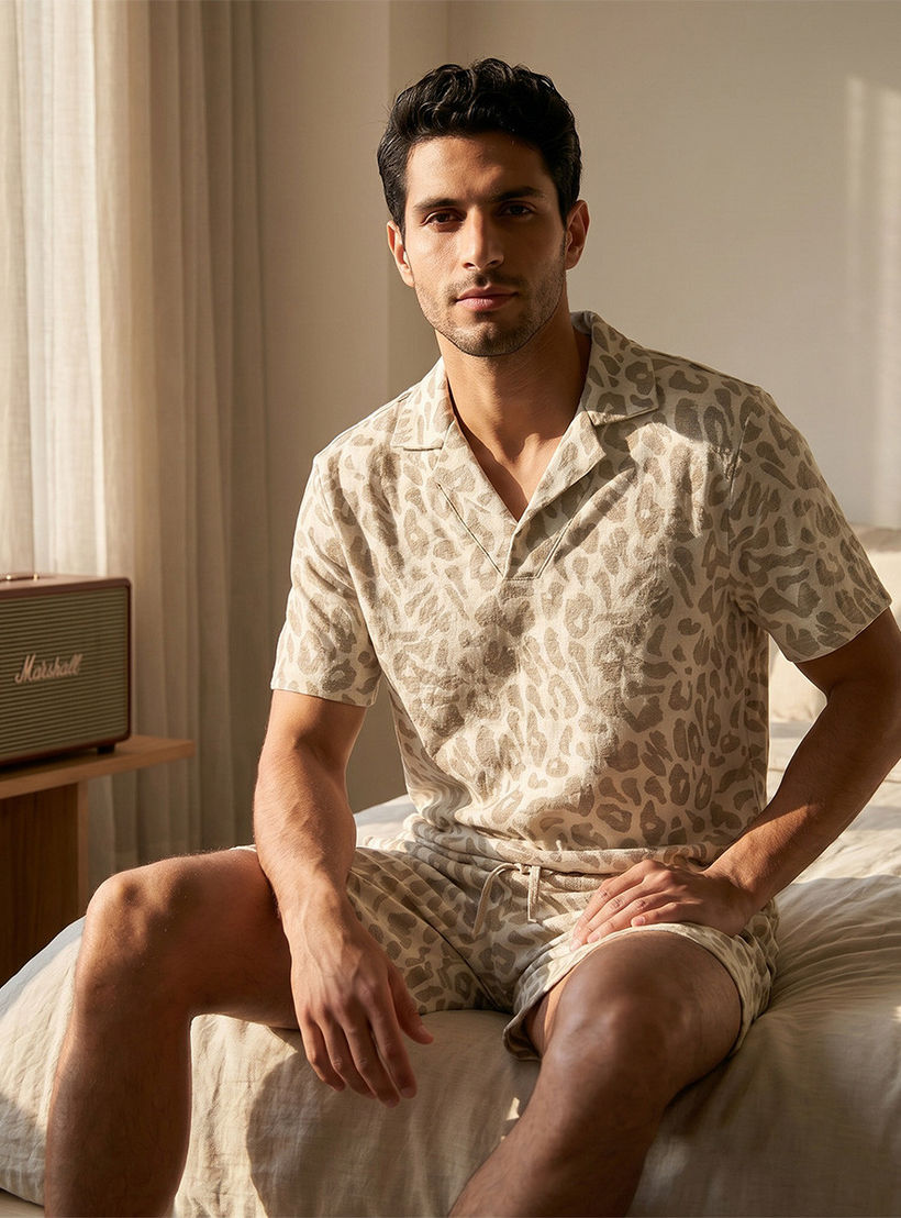 طقم بيجاما جاكار بياقة كامب وطبعات حيوانات-men-clothing-nightwear-sets-image-8