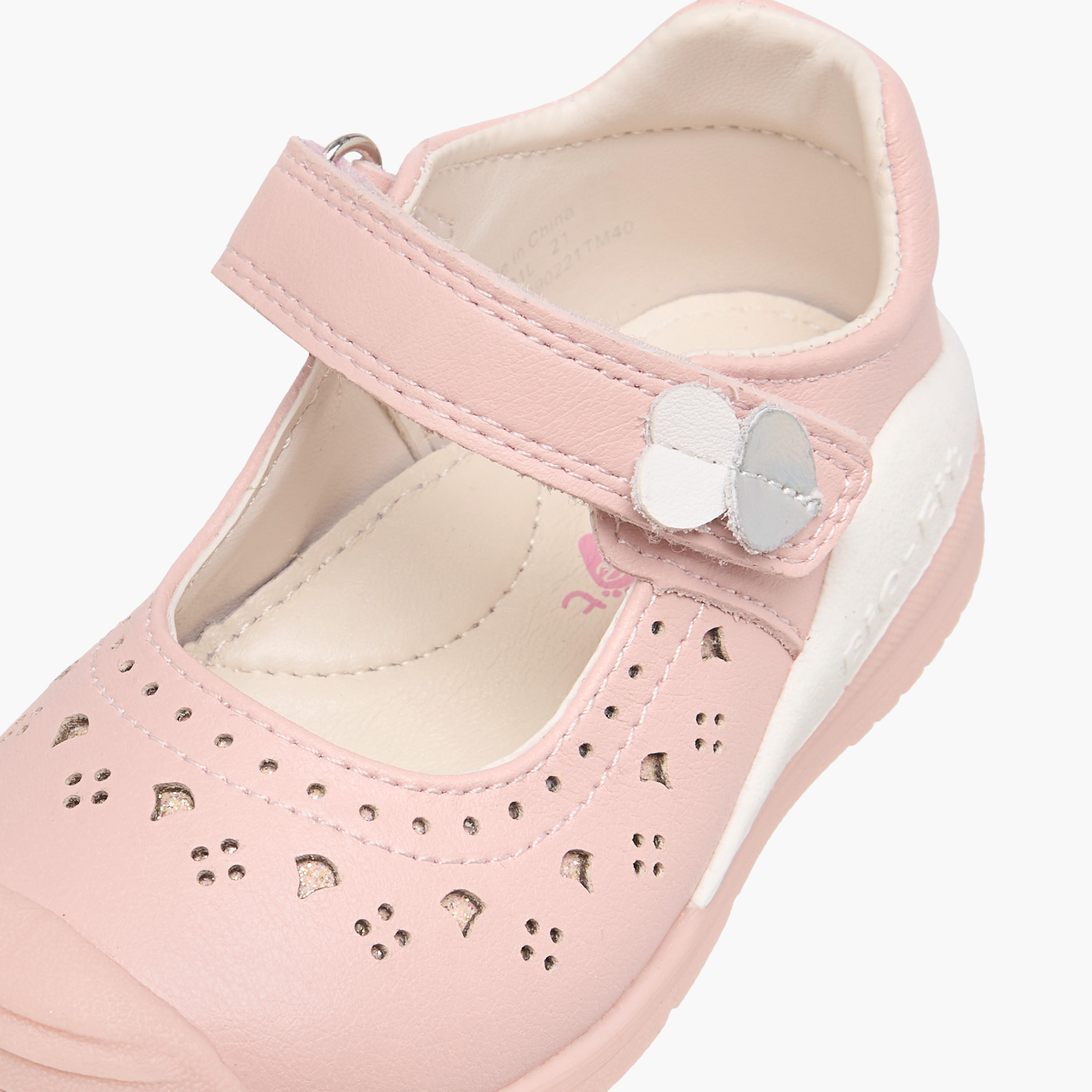 حذاء ماري جين بتفاصيل مفرّغة من بيرفيت-girls-shoes-maryjanes-image-11