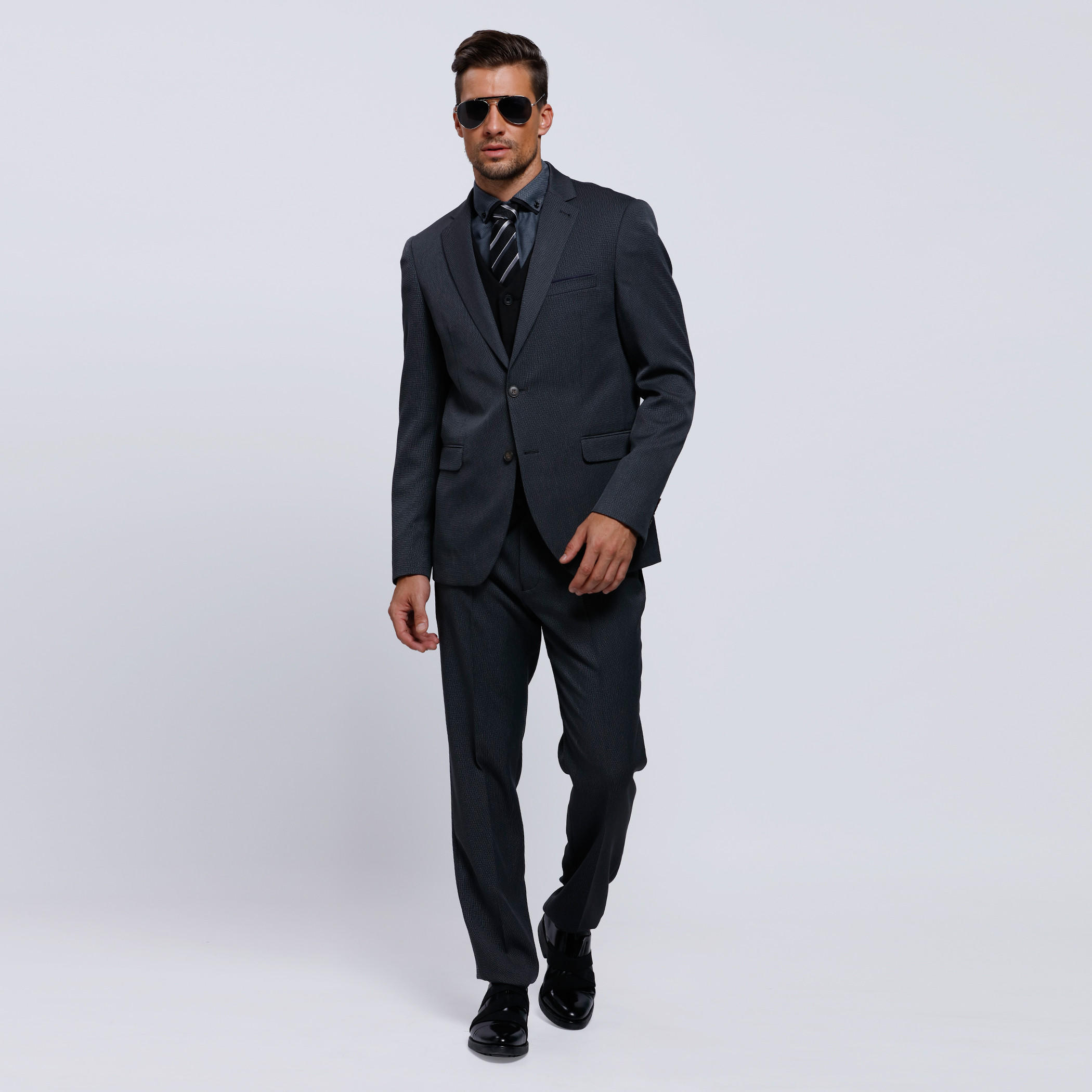Sleeveless Waistcoat with Complete Placket and Patch Pockets-men-clothing-jacketsandblazers-coats-image-10