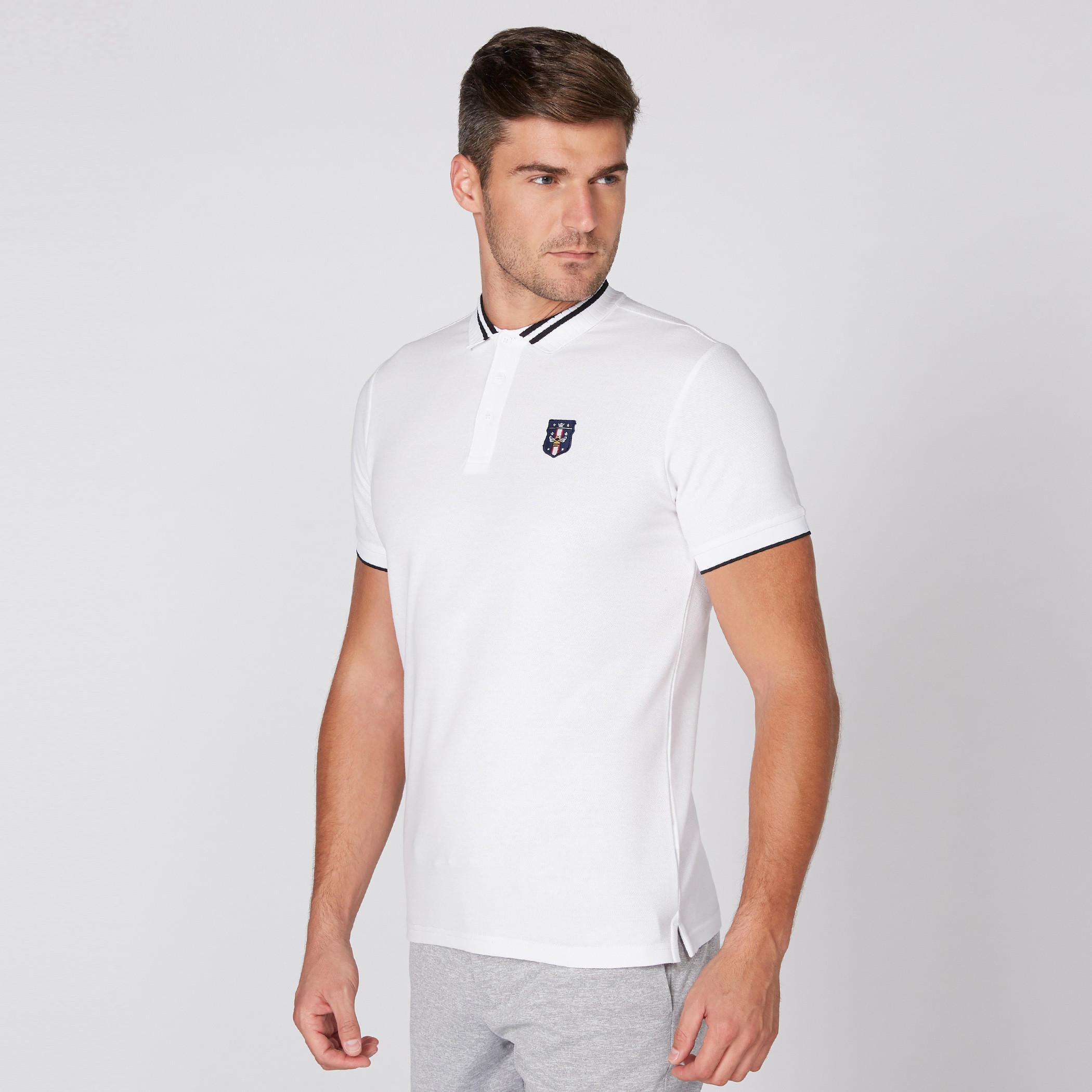 تيشيرت بياقة بولو وأكمام قصيرة وتفاصيل مزخرفة-men-clothing-tshirtsandpolos-polos-image-1