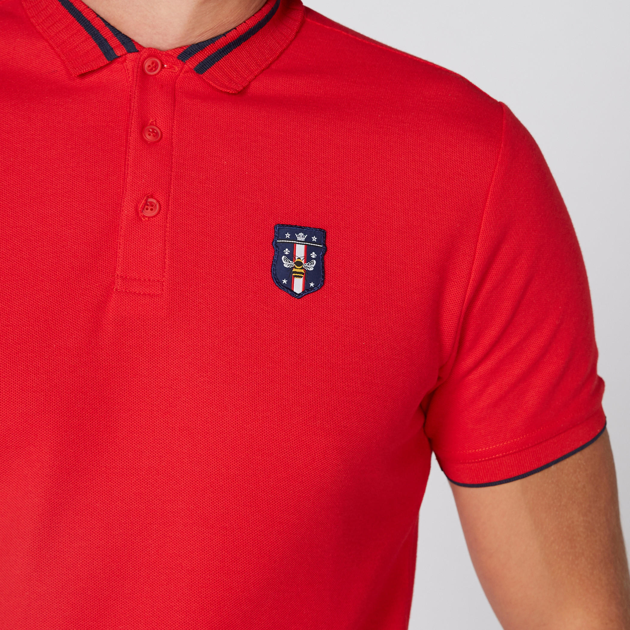 تيشيرت بياقة بولو وأكمام قصيرة وتفاصيل مزخرفة-men-clothing-tshirtsandpolos-polos-image-6