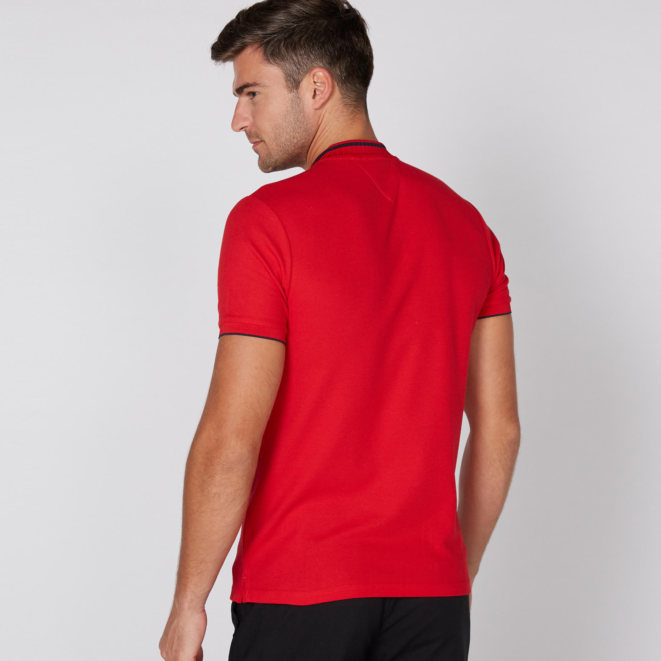 تيشيرت بياقة بولو وأكمام قصيرة وتفاصيل مزخرفة-men-clothing-tshirtsandpolos-polos-image-8