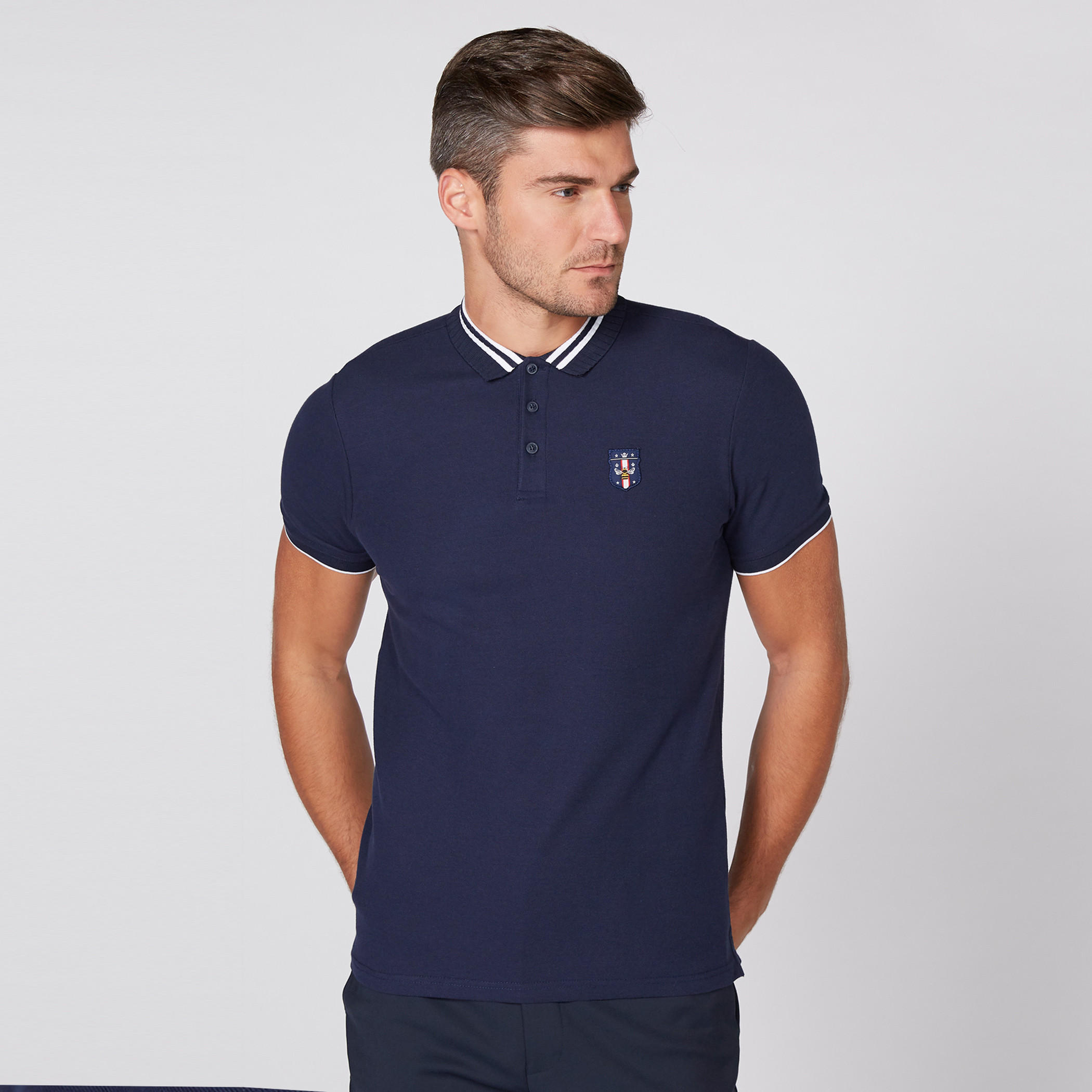 تيشيرت بياقة بولو وأكمام قصيرة وتفاصيل مزخرفة-men-clothing-tshirtsandpolos-polos-image-9