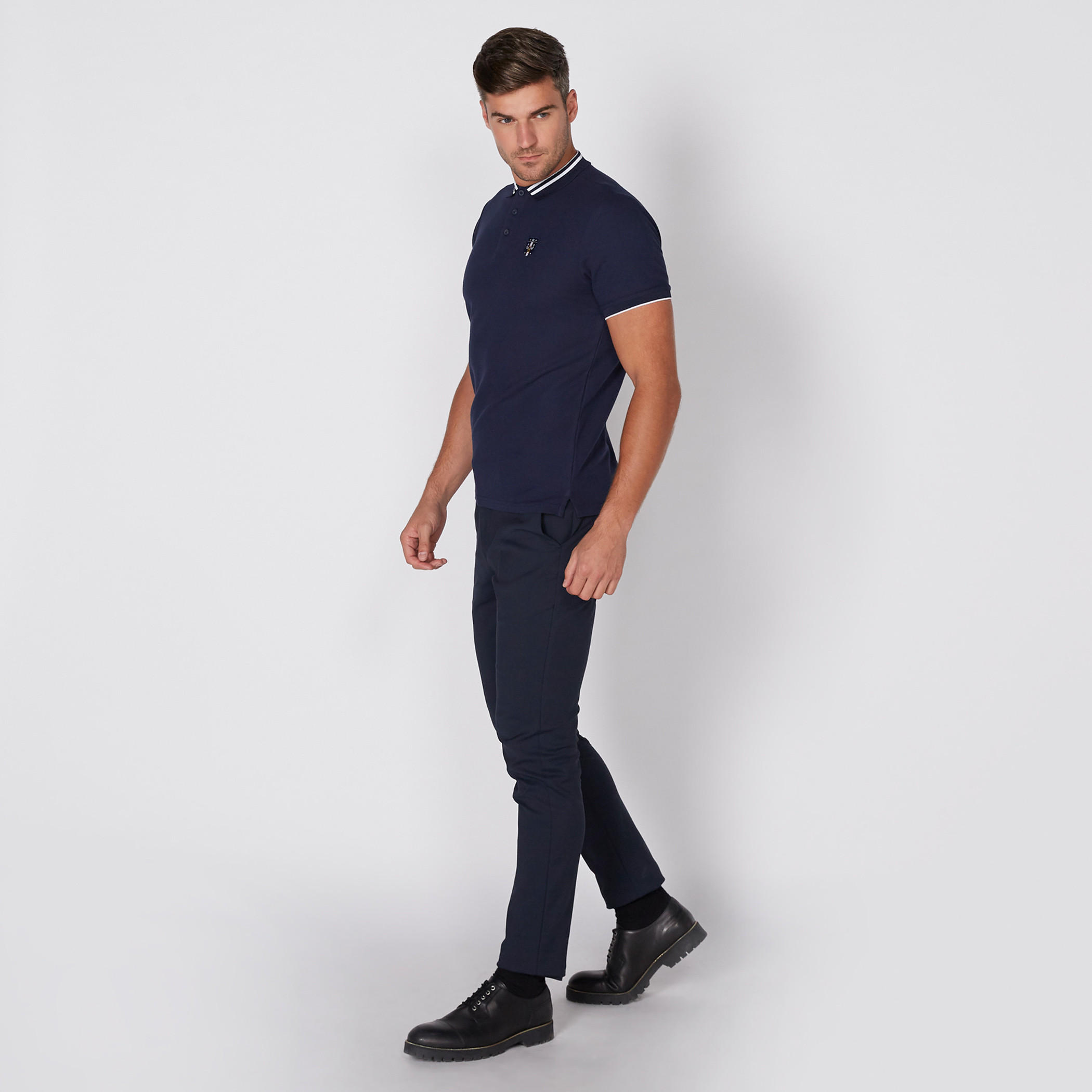 تيشيرت بياقة بولو وأكمام قصيرة وتفاصيل مزخرفة-men-clothing-tshirtsandpolos-polos-image-10