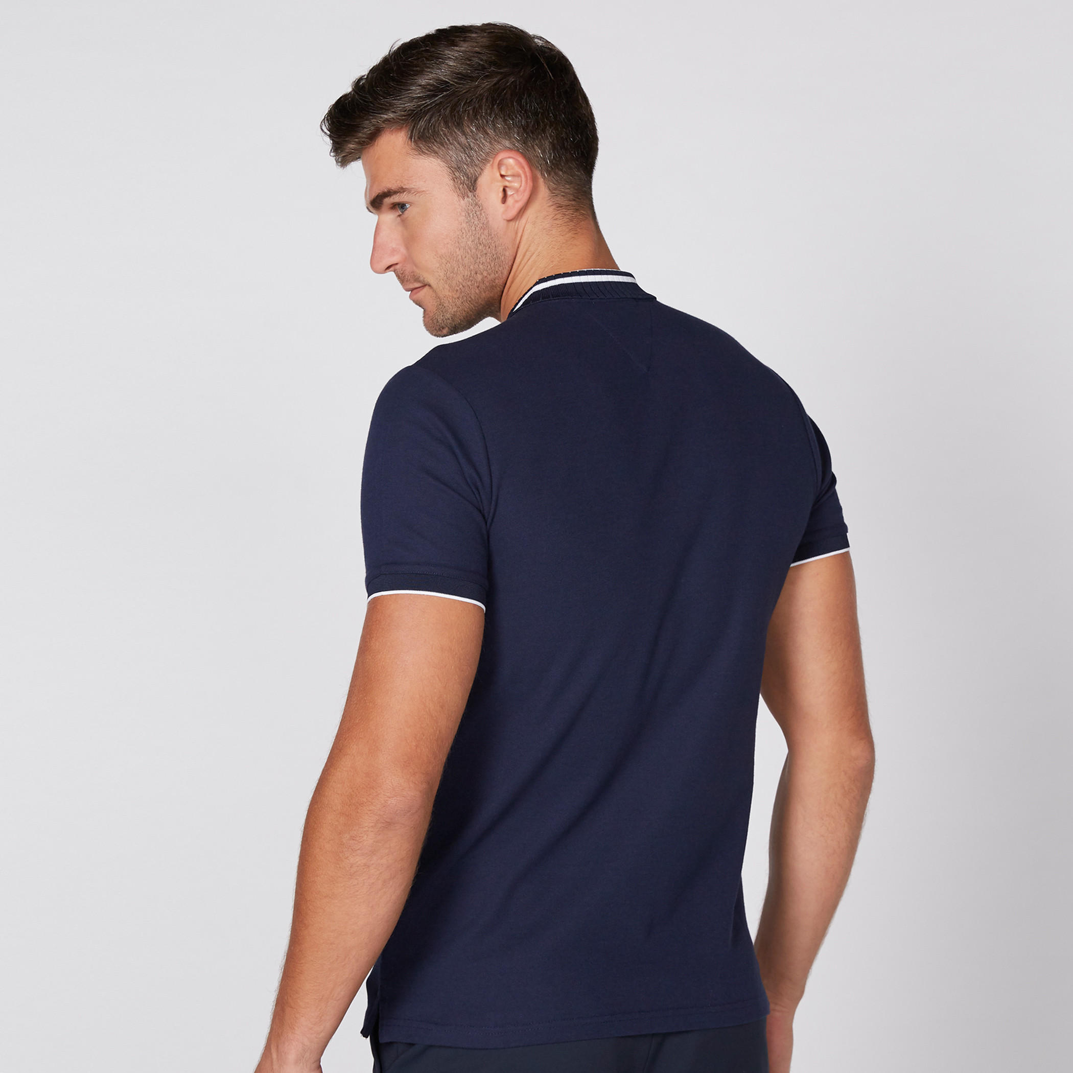 تيشيرت بياقة بولو وأكمام قصيرة وتفاصيل مزخرفة-men-clothing-tshirtsandpolos-polos-image-12