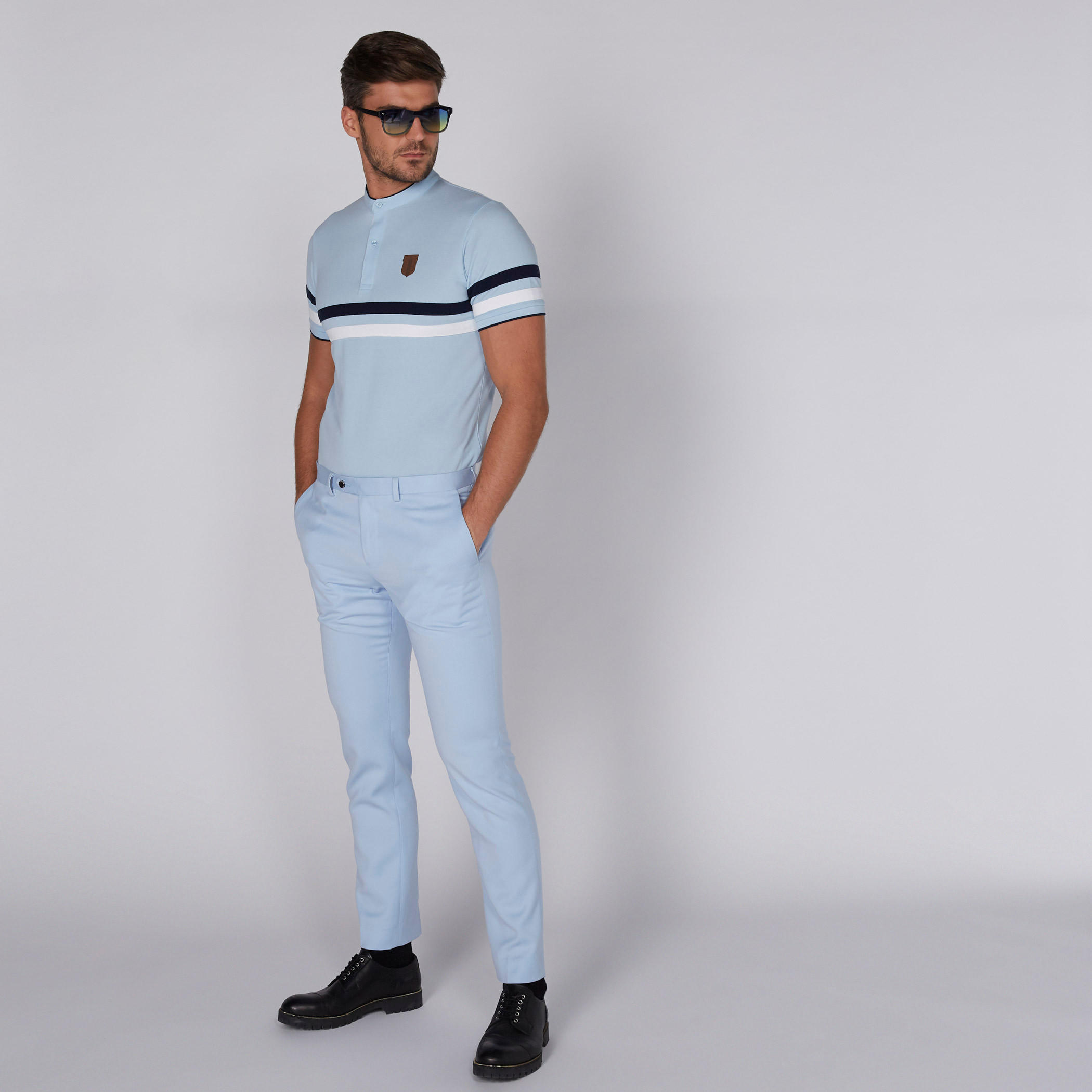 تيشيرت مقلّم بياقة ماندارين وأكمام قصيرة-men-clothing-tshirtsandpolos-tshirts-image-2