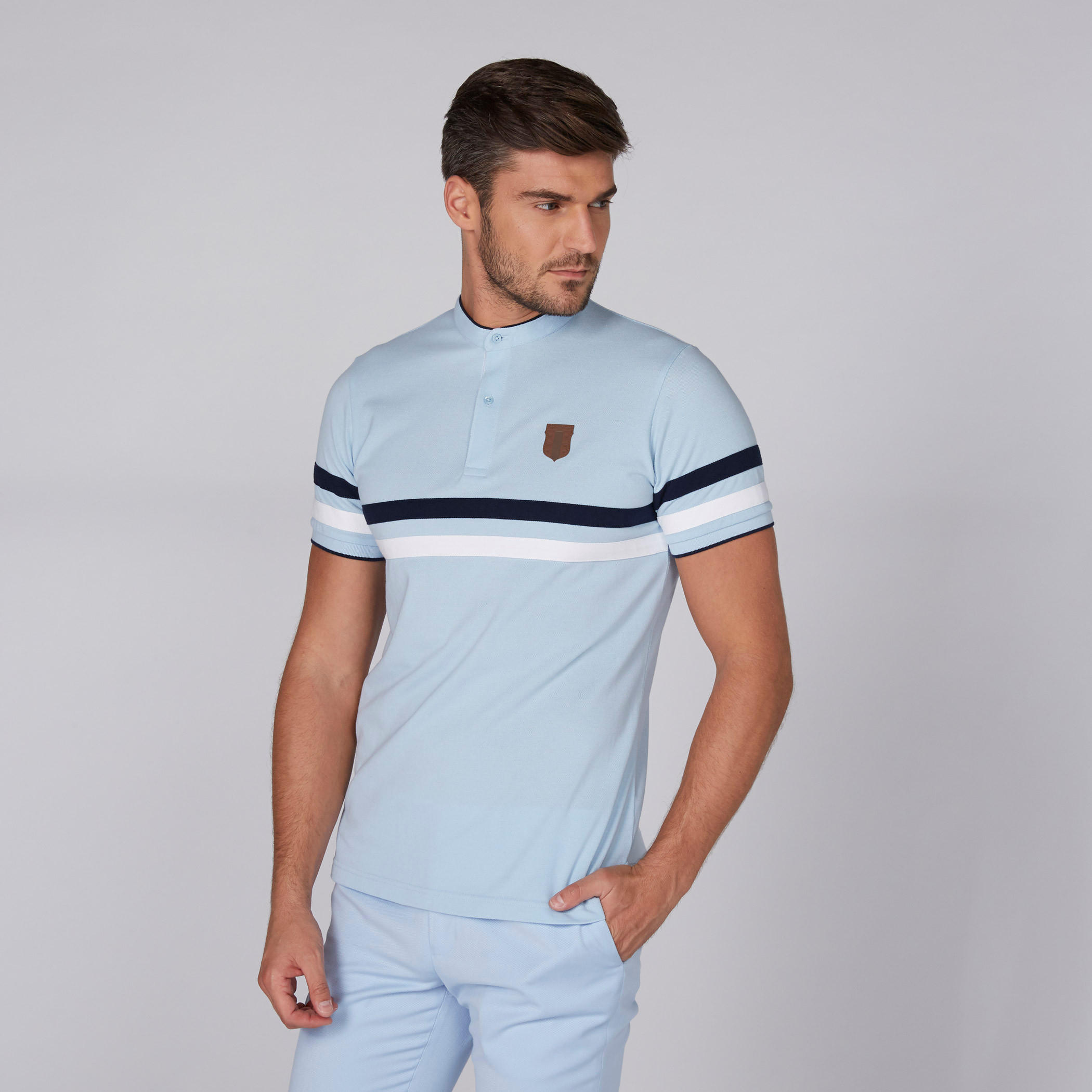 تيشيرت مقلّم بياقة ماندارين وأكمام قصيرة-men-clothing-tshirtsandpolos-tshirts-image-3