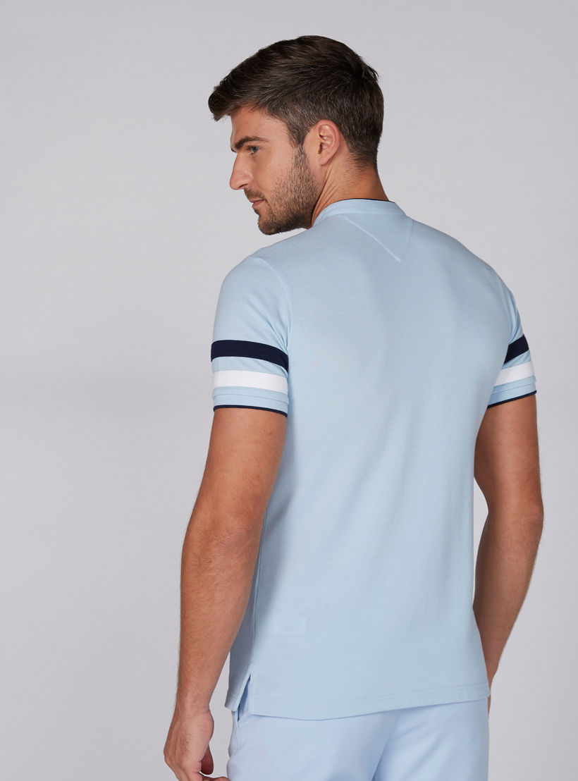 تيشيرت مقلّم بياقة ماندارين وأكمام قصيرة-men-clothing-tshirtsandpolos-tshirts-image-4