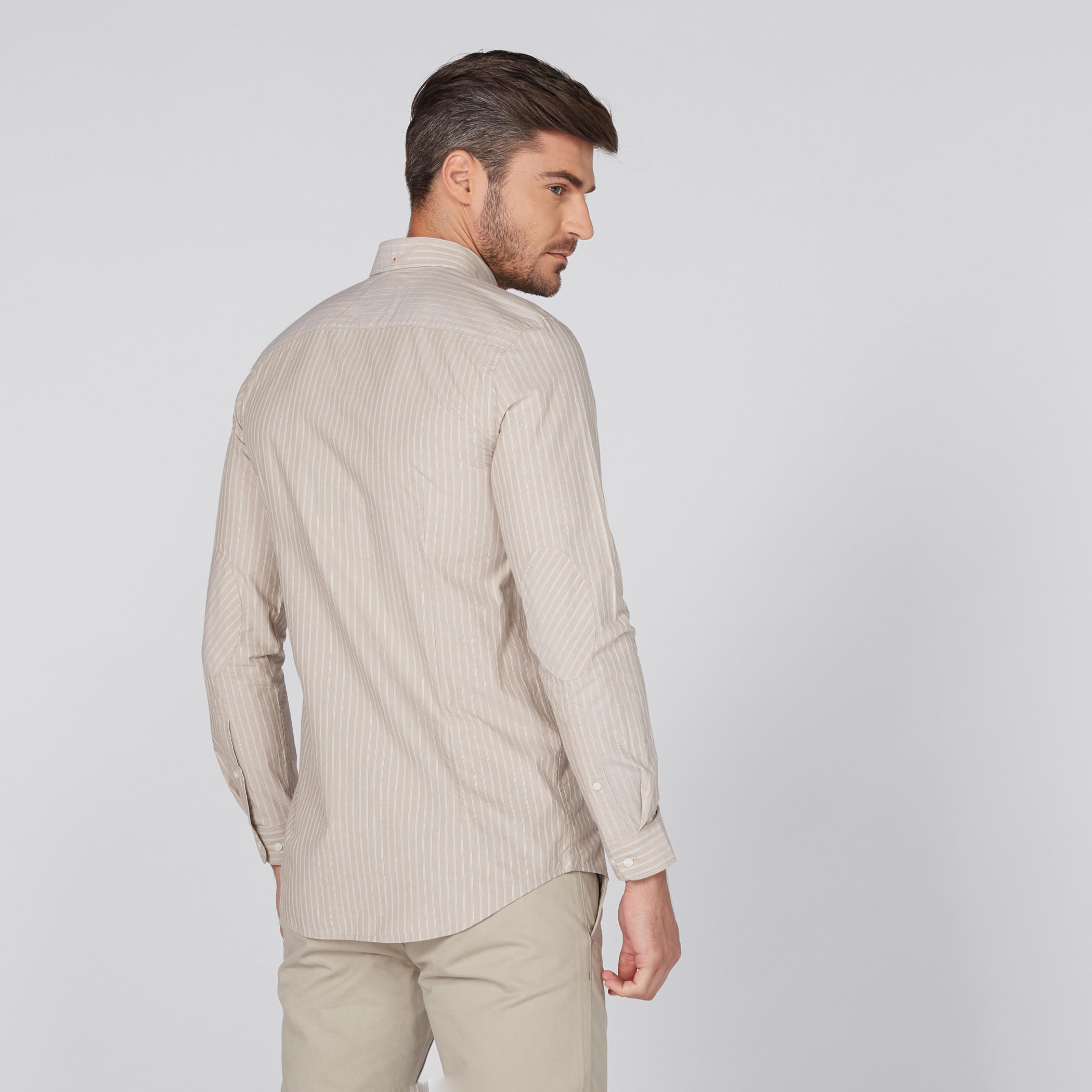 قميص مقلّم بأكمام طويلة وأزرار-men-clothing-shirts-image-4