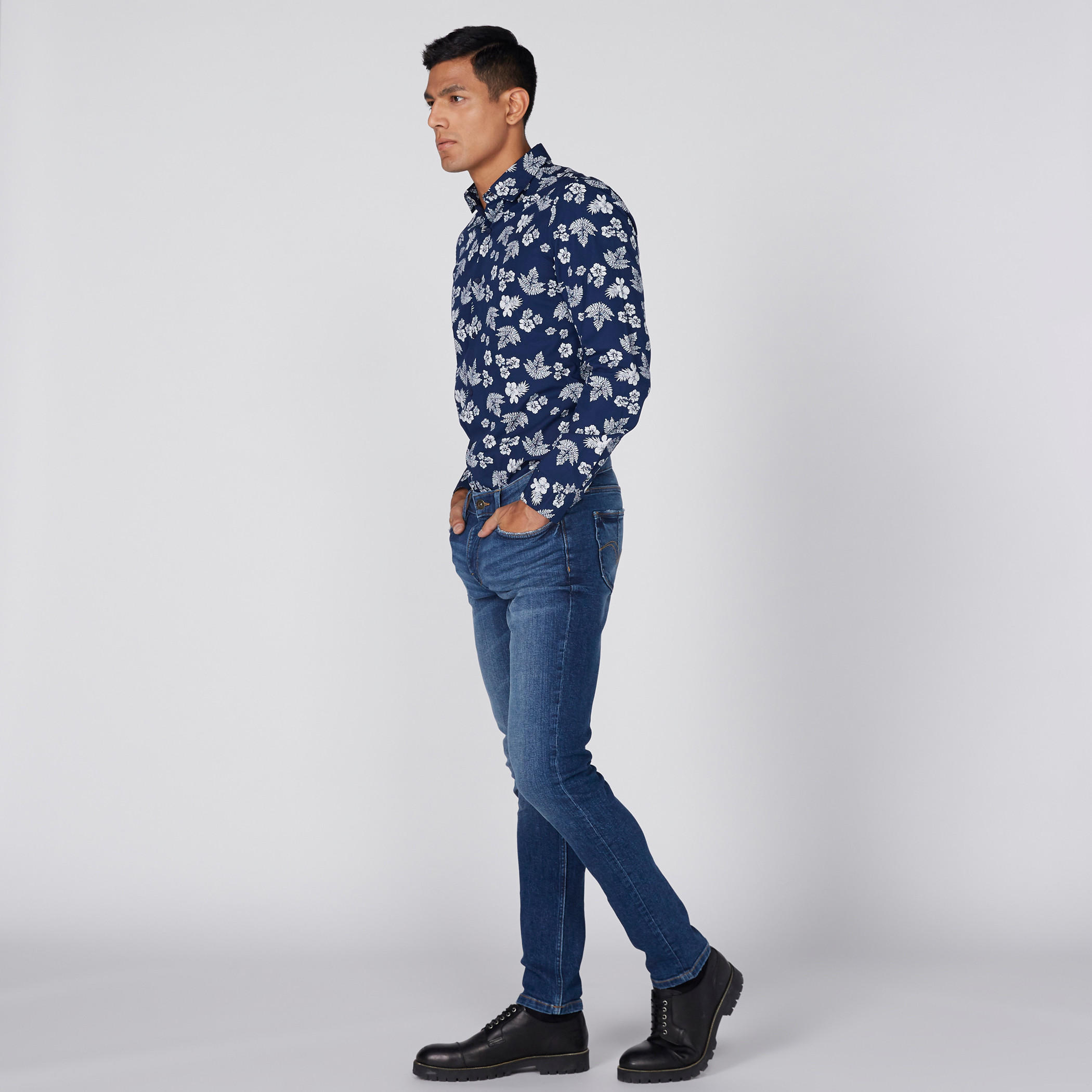 قميص بأكمام طويلة وأزرار وطبعات-men-clothing-shirts-image-3