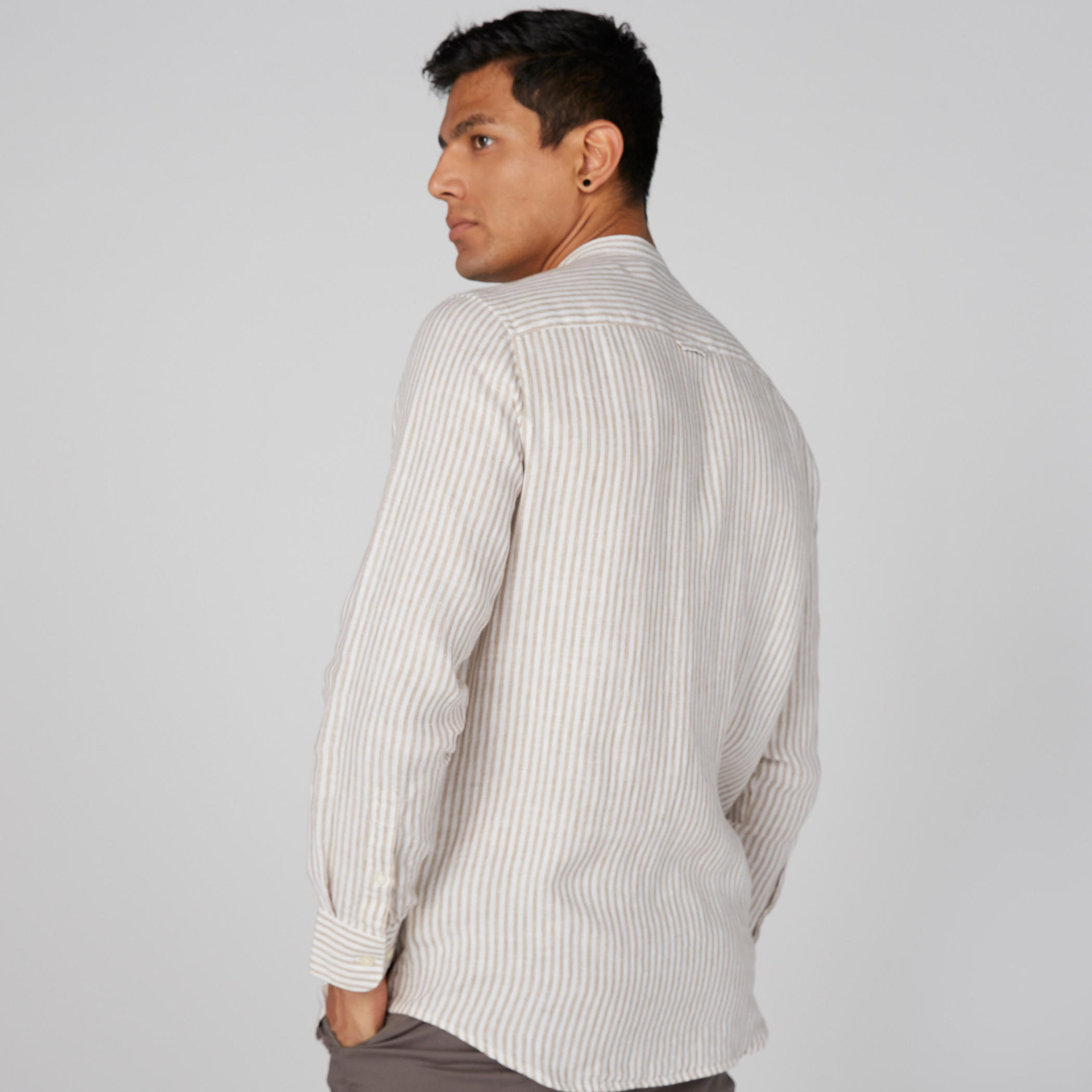 قميص مقلّم بأكمام طويلة وأزرار-men-clothing-shirts-image-4