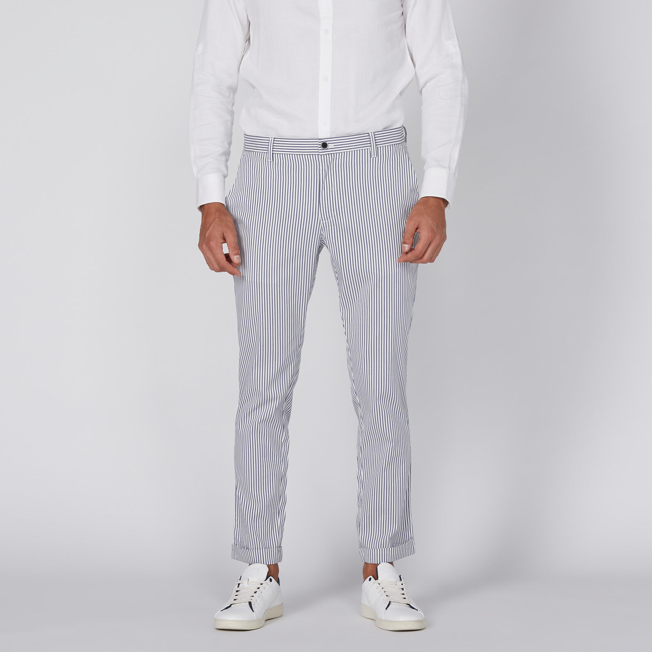 بنطال مقلّم بزر إغلاق وجيوب-men-clothing-bottoms-trousersandchinos-trousers-image-1