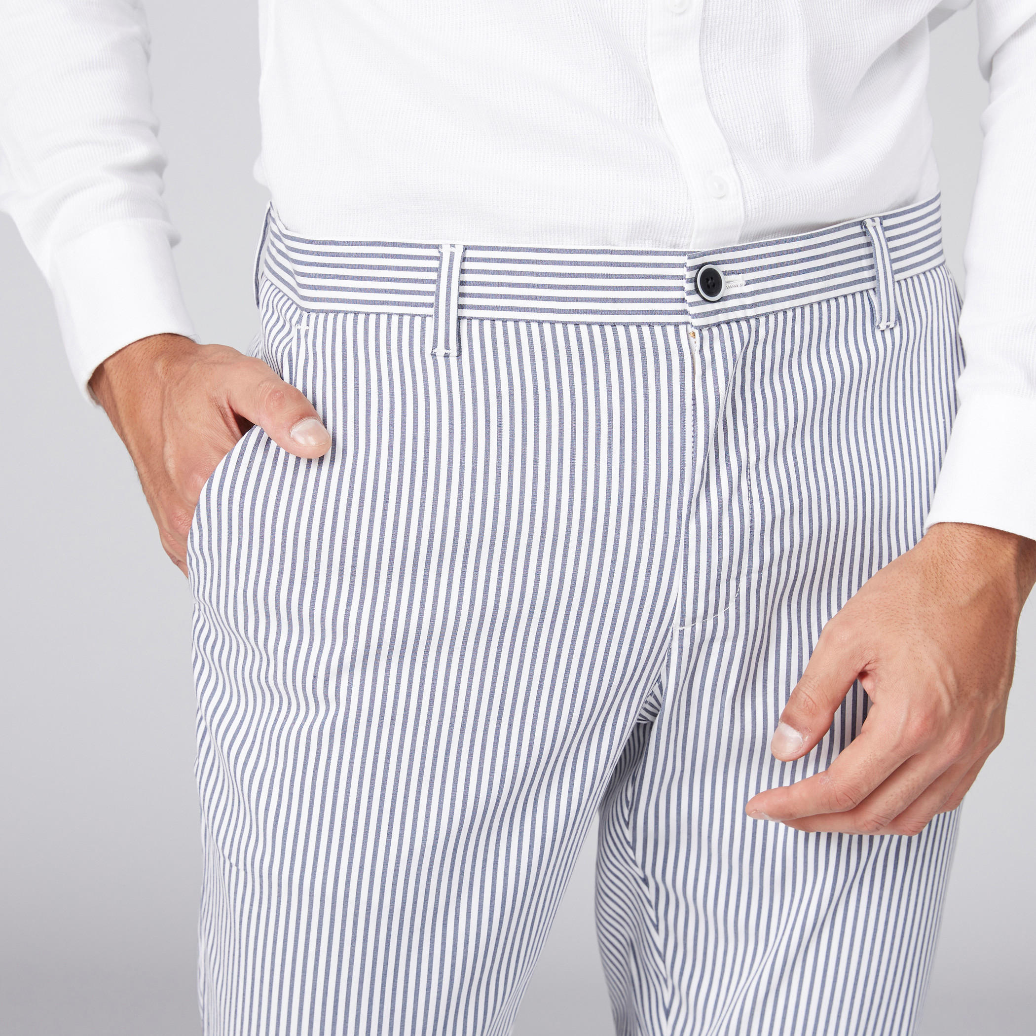بنطال مقلّم بزر إغلاق وجيوب-men-clothing-bottoms-trousersandchinos-trousers-image-2