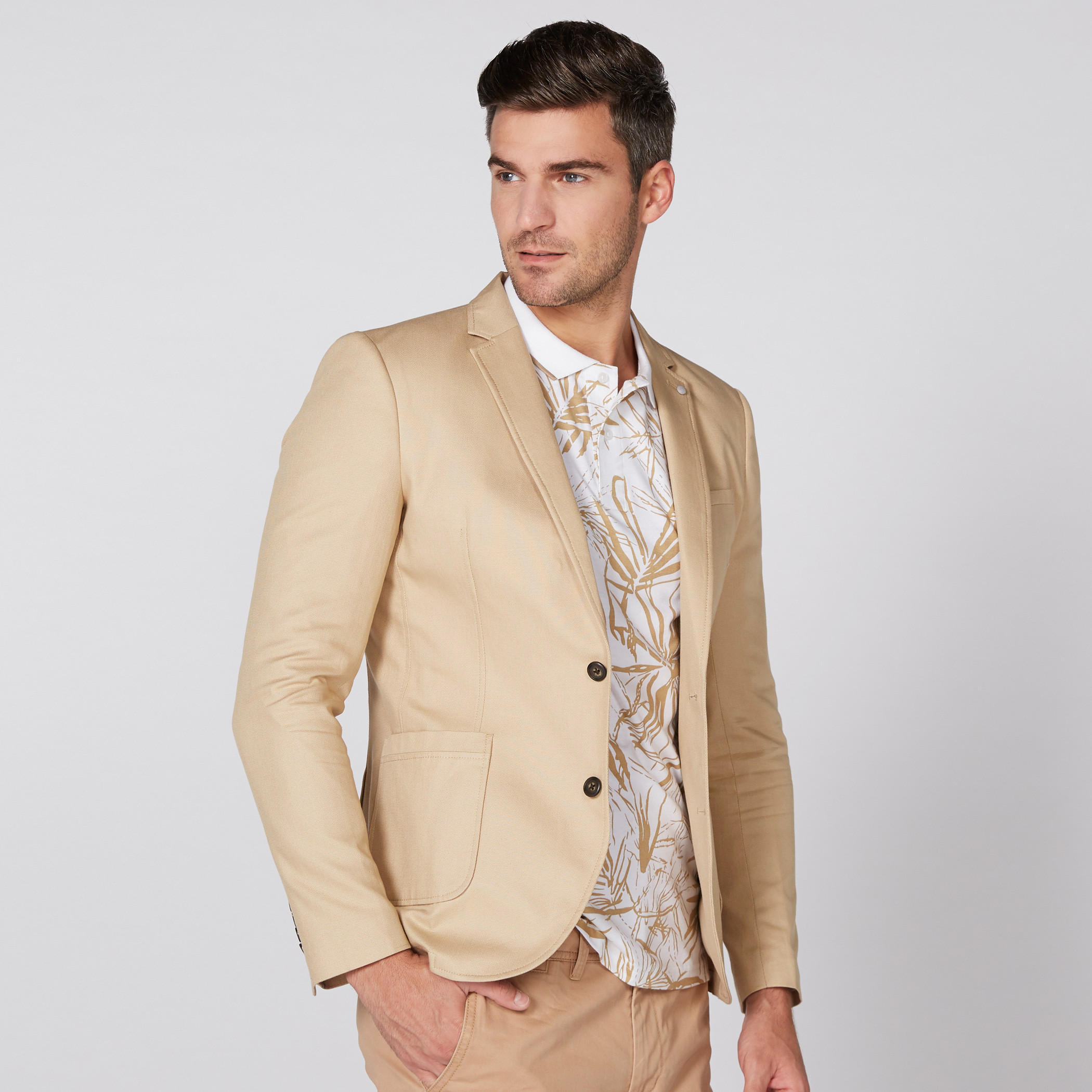 جاكيت بليزر بياقة طويلة وأكمام وأزرار-men-clothing-jacketsandblazers-jackets-image-1