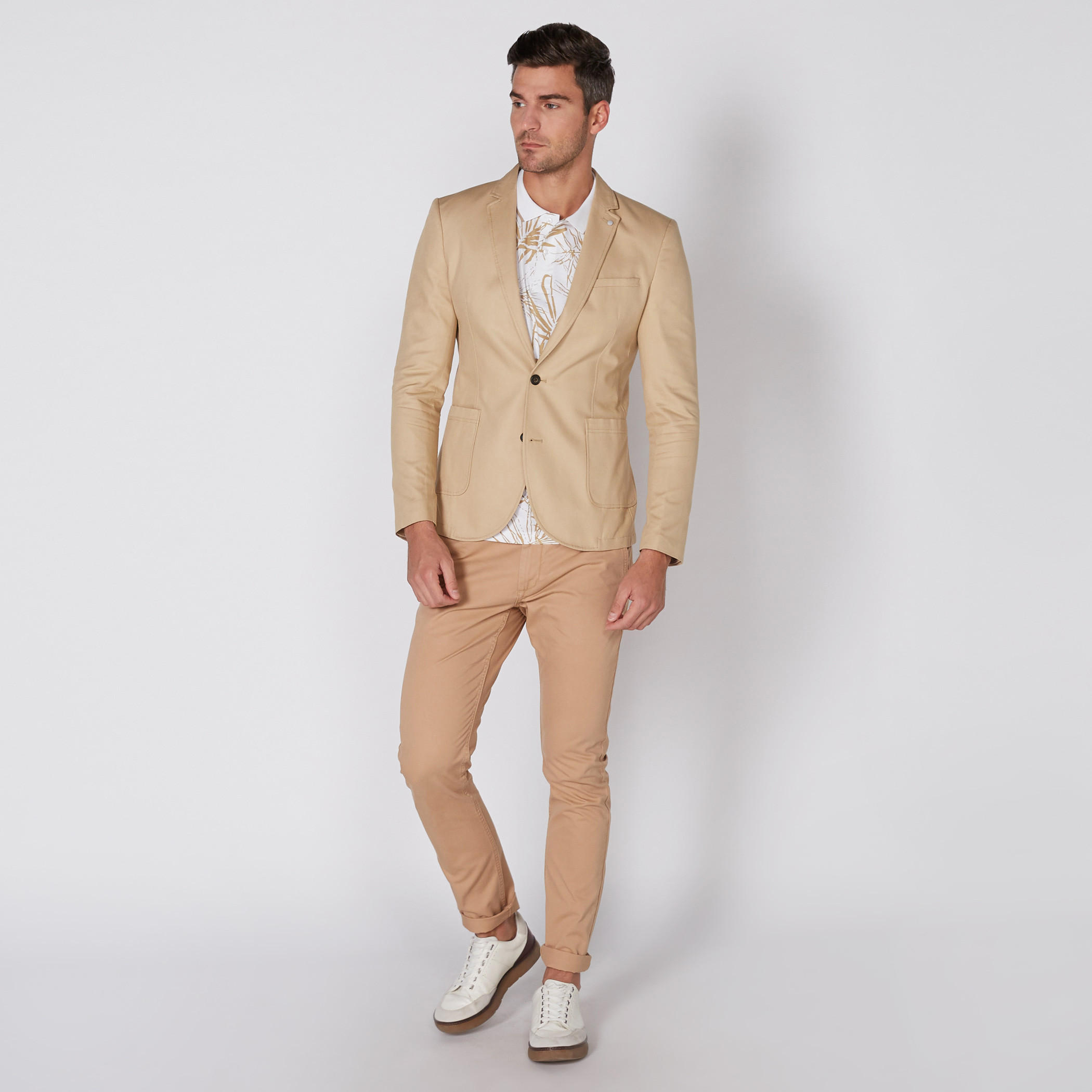 جاكيت بليزر بياقة طويلة وأكمام وأزرار-men-clothing-jacketsandblazers-jackets-image-2