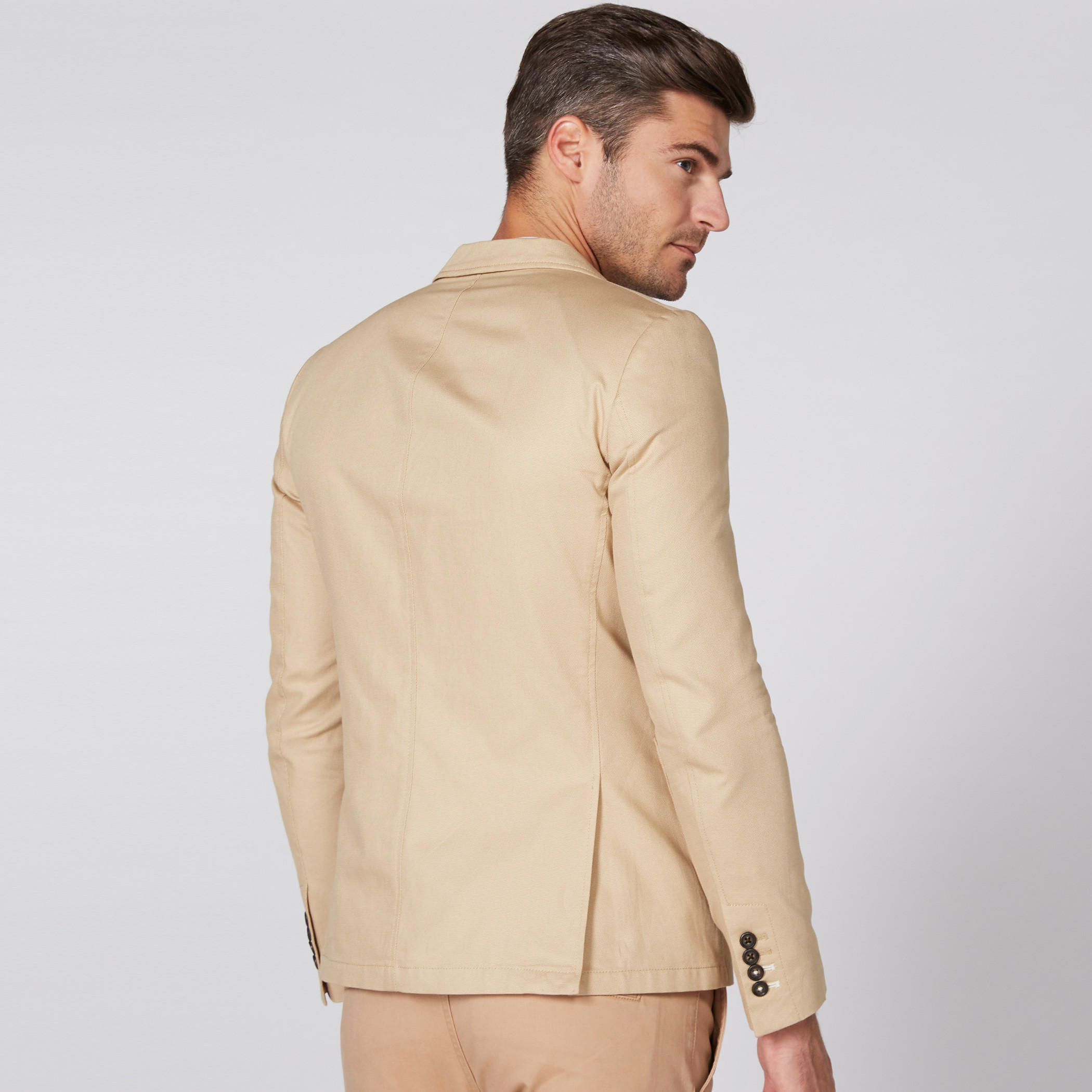 جاكيت بليزر بياقة طويلة وأكمام وأزرار-men-clothing-jacketsandblazers-jackets-image-4