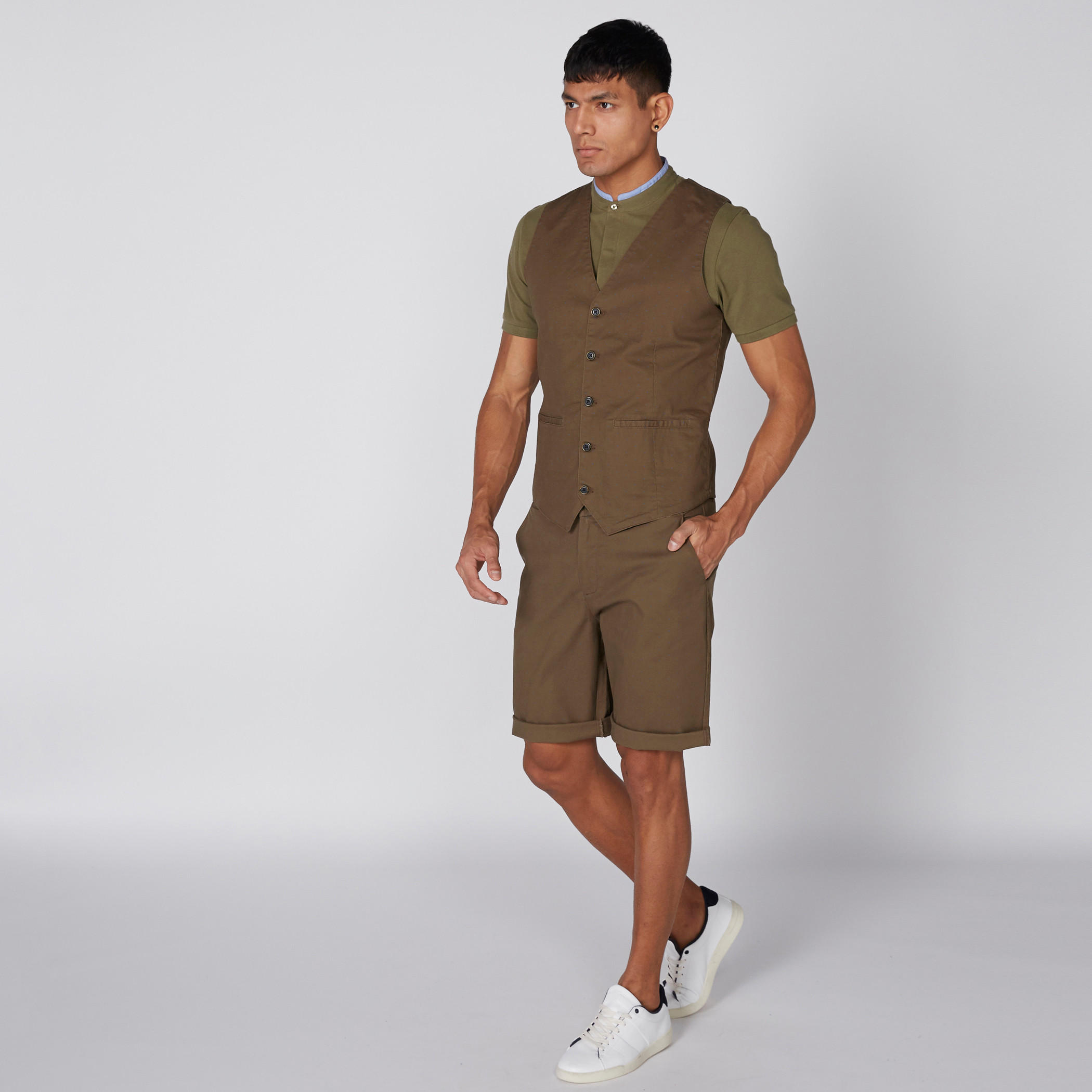تيشيرت بياقة ماندارين وأكمام قصيرة وجيوب-men-clothing-tshirtsandpolos-tshirts-image-4