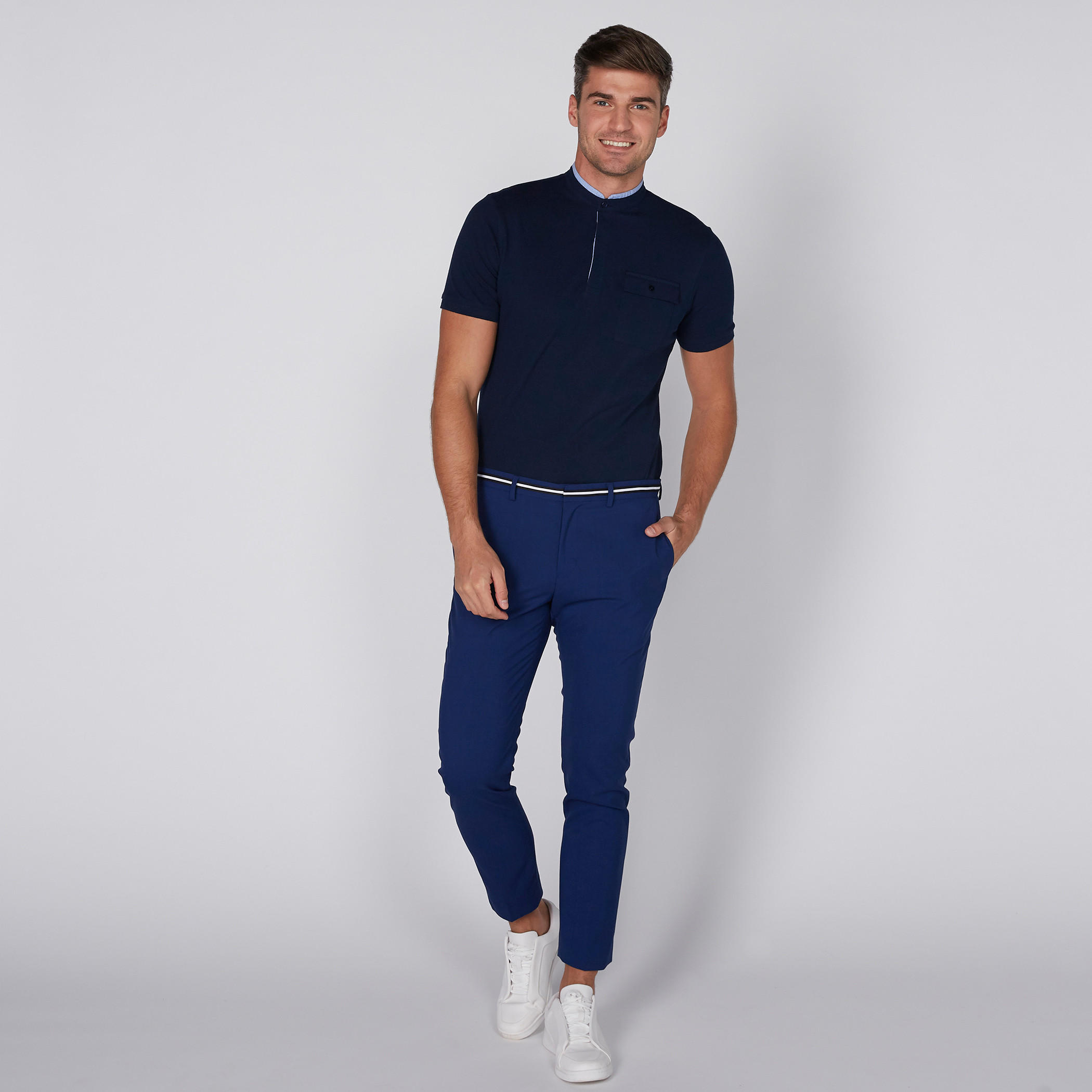 تيشيرت بياقة ماندارين وأكمام قصيرة وجيوب-men-clothing-tshirtsandpolos-tshirts-image-1