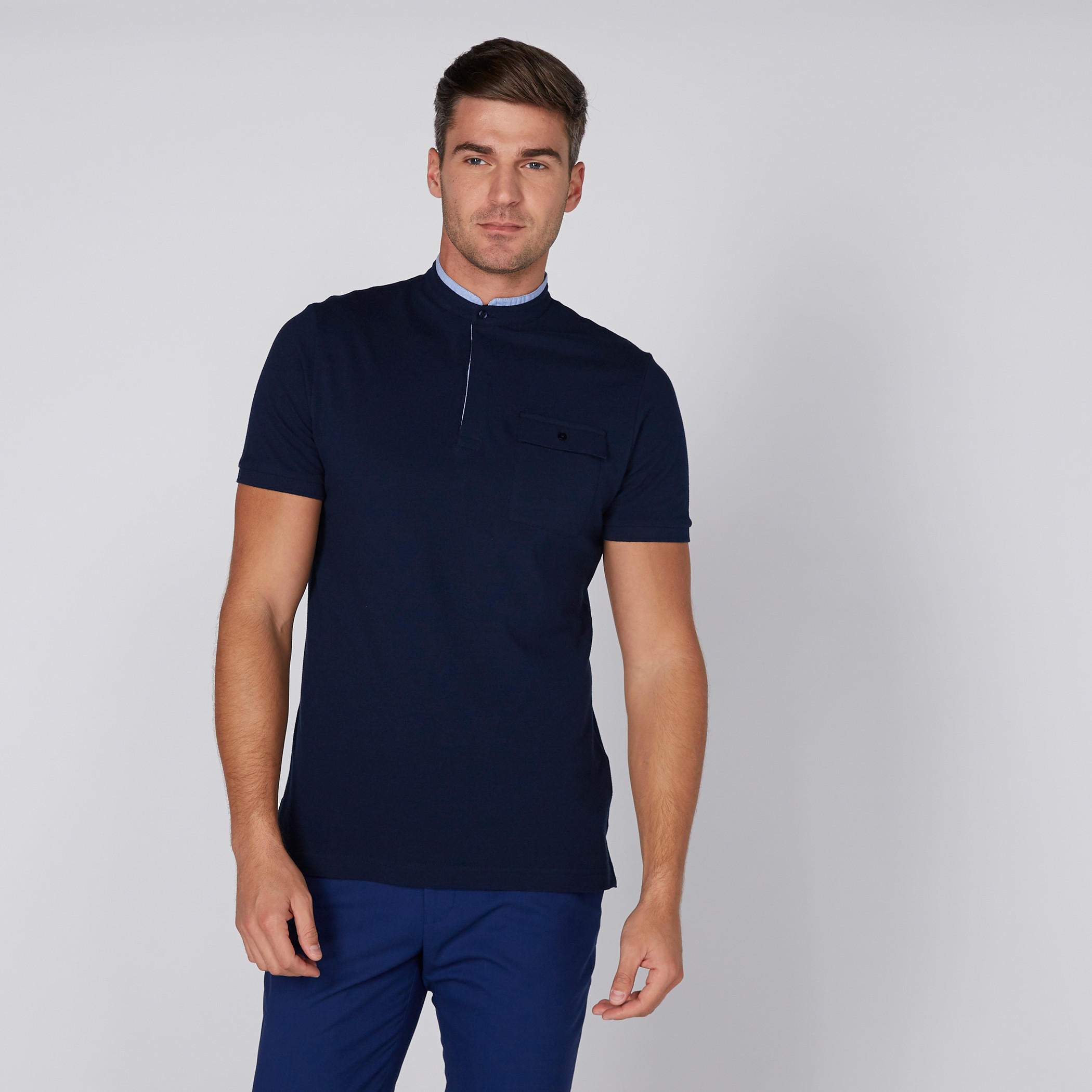 تيشيرت بياقة ماندارين وأكمام قصيرة وجيوب-men-clothing-tshirtsandpolos-tshirts-image-3