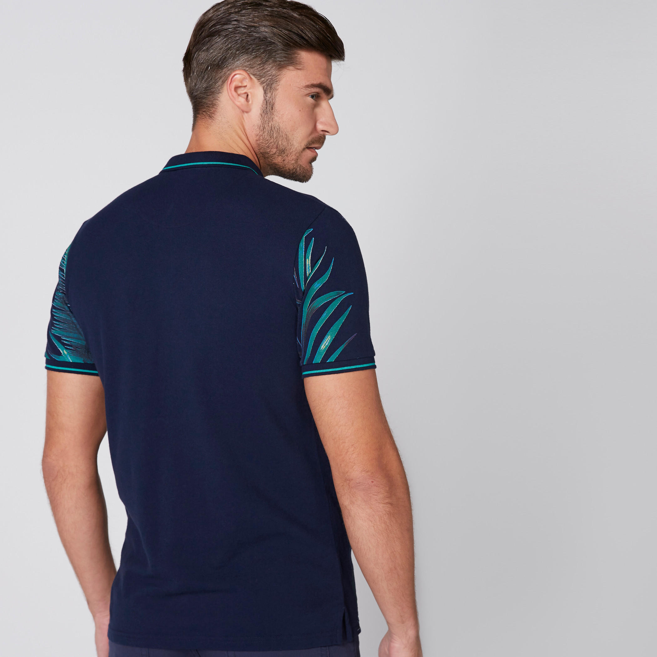 تيشيرت بياقة بولو وأكمام قصيرة وطبعات-men-clothing-tshirtsandpolos-polos-image-3