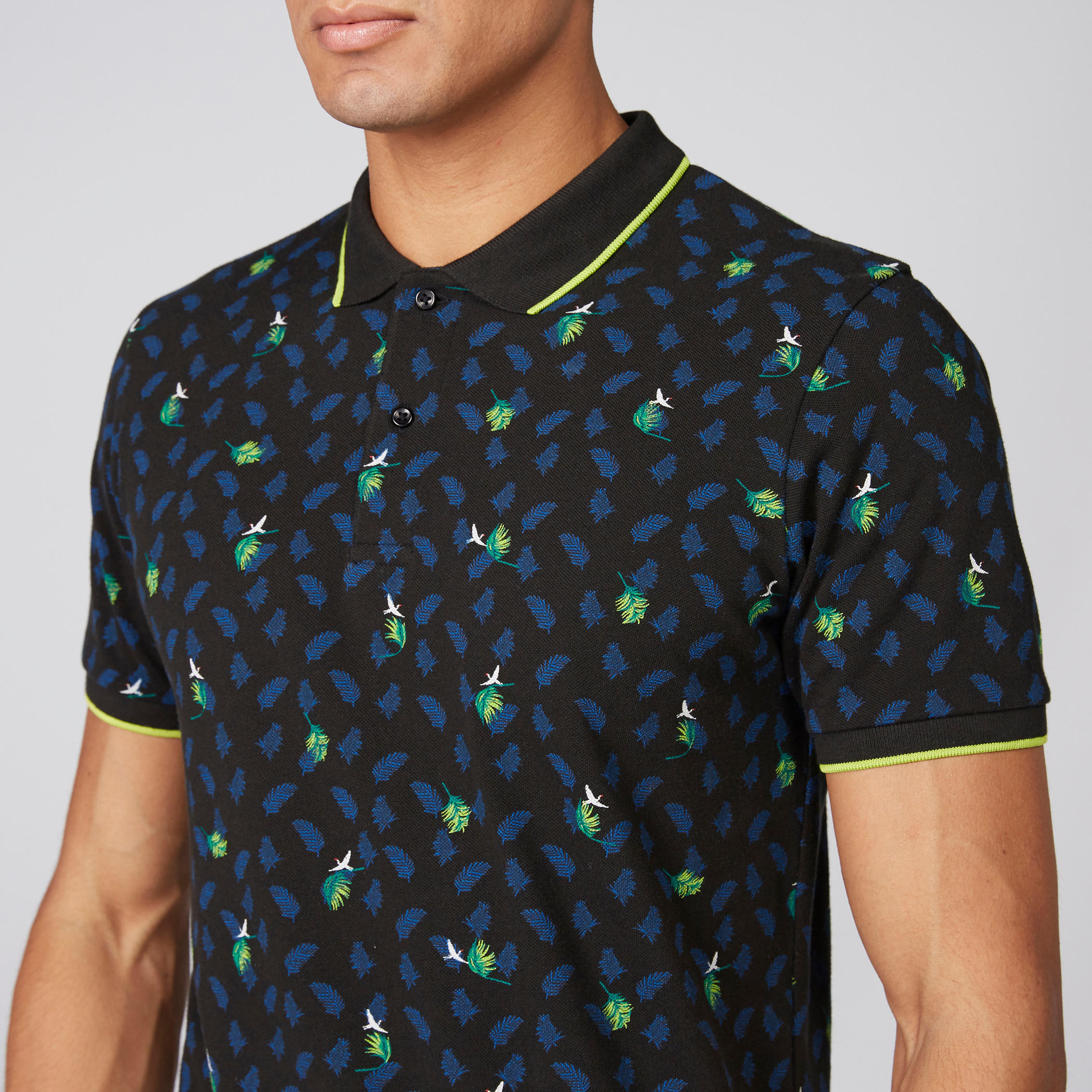 تيشيرت بياقة بولو وأكمام قصيرة وطبعات-men-clothing-tshirtsandpolos-polos-image-2